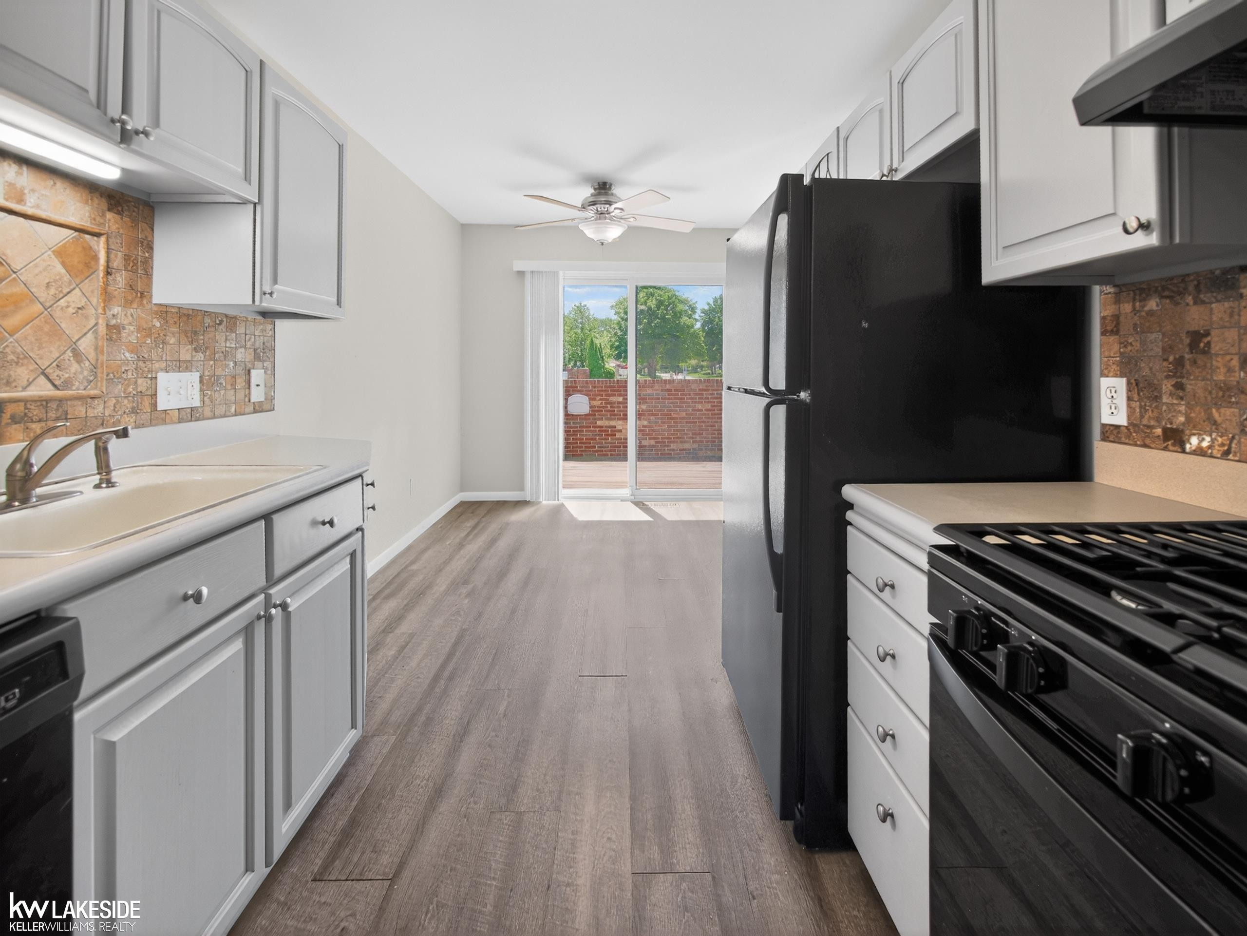 38951 E Golfview Drive, Clinton Twp, MI 48038 — Photo 9