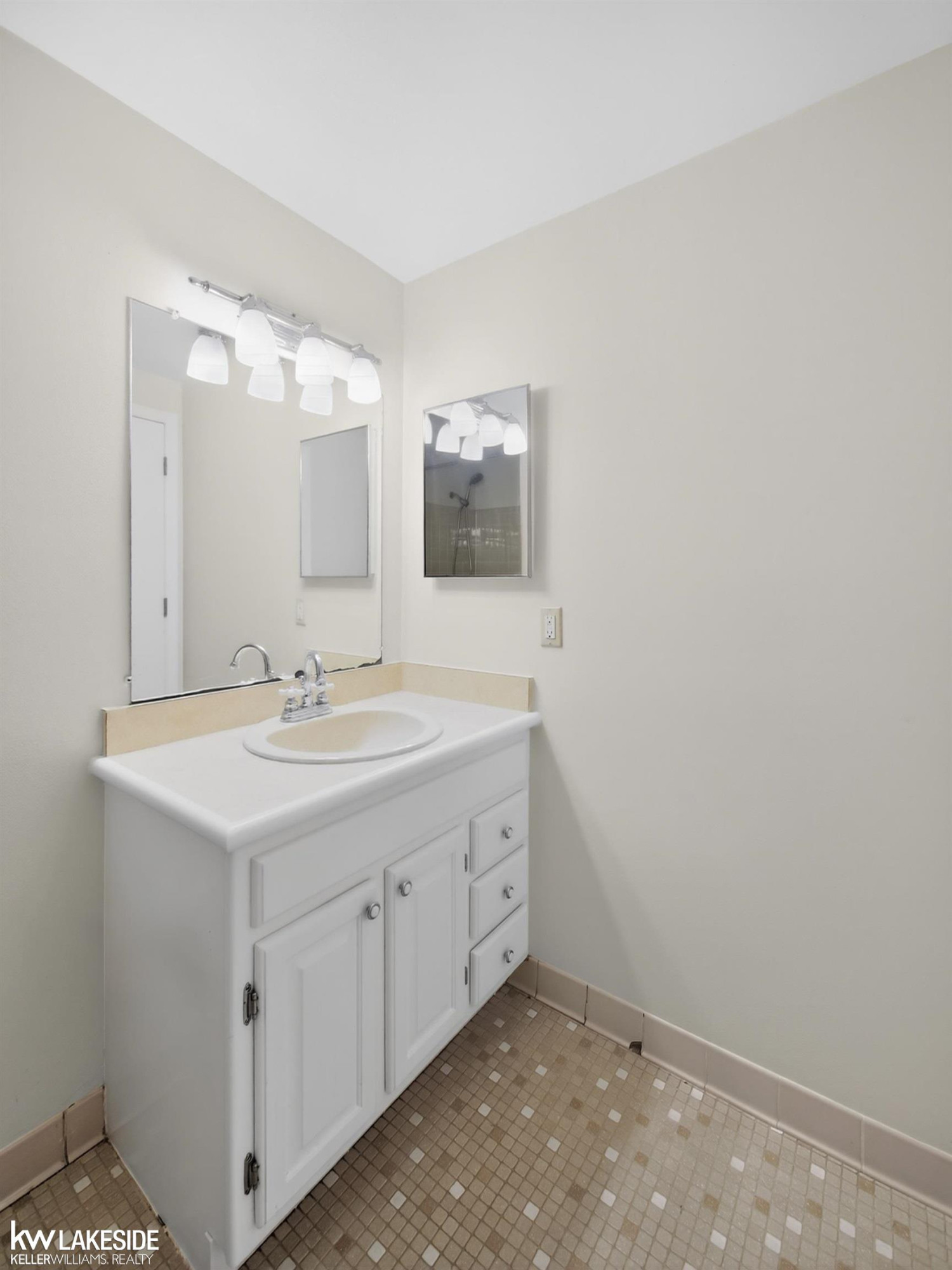 38951 E Golfview Drive, Clinton Twp, MI 48038 — Photo 15