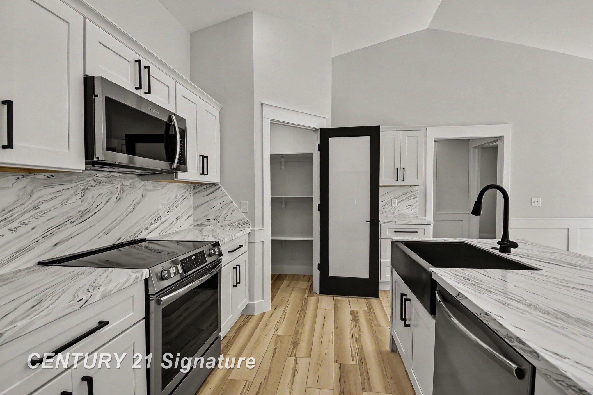 8610 Foxtail Trail, Freeland, MI 48623 — Photo 13