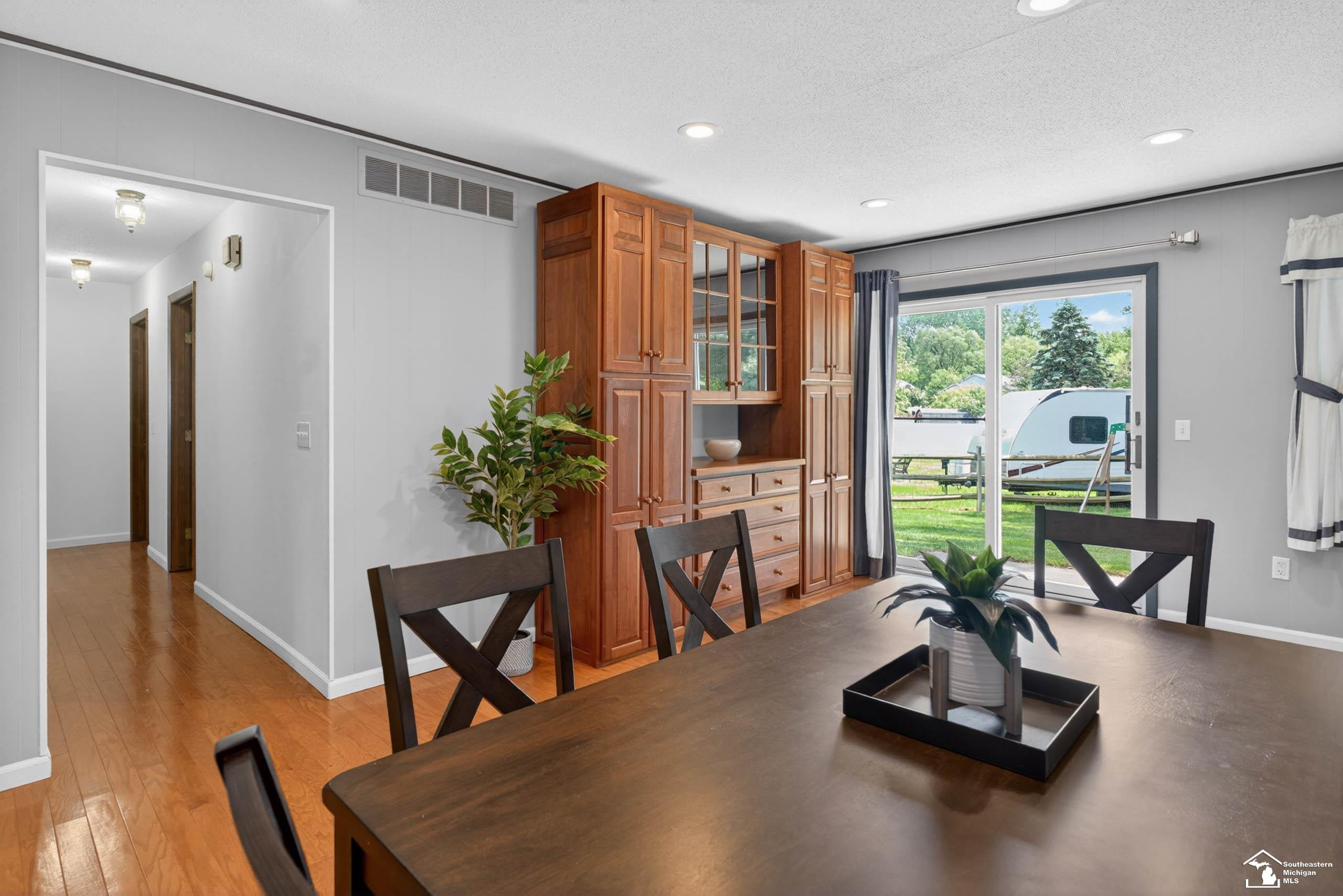 7576 Chapelview Court, Temperance, MI 48182 — Photo 12