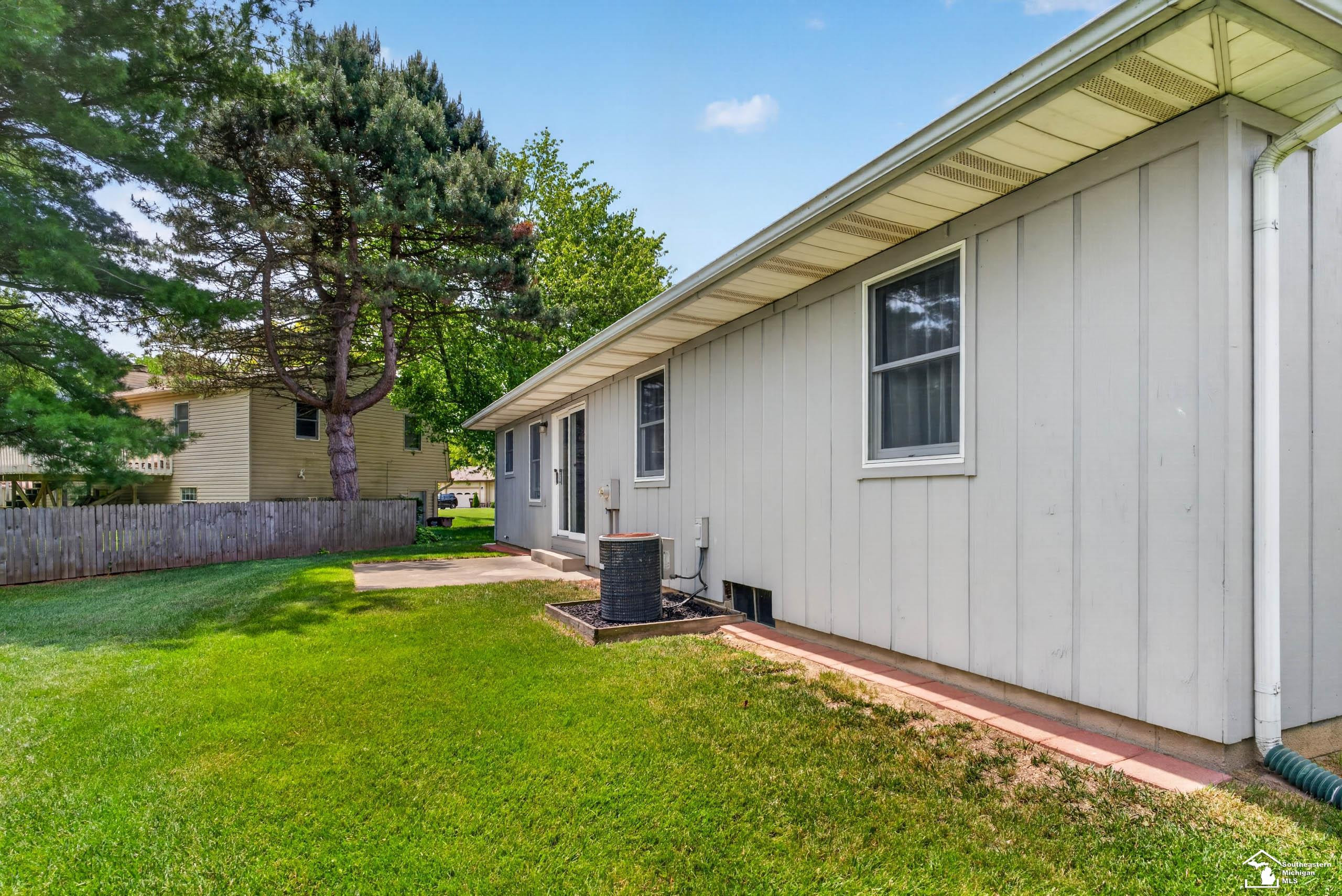 7576 Chapelview Court, Temperance, MI 48182 — Photo 42