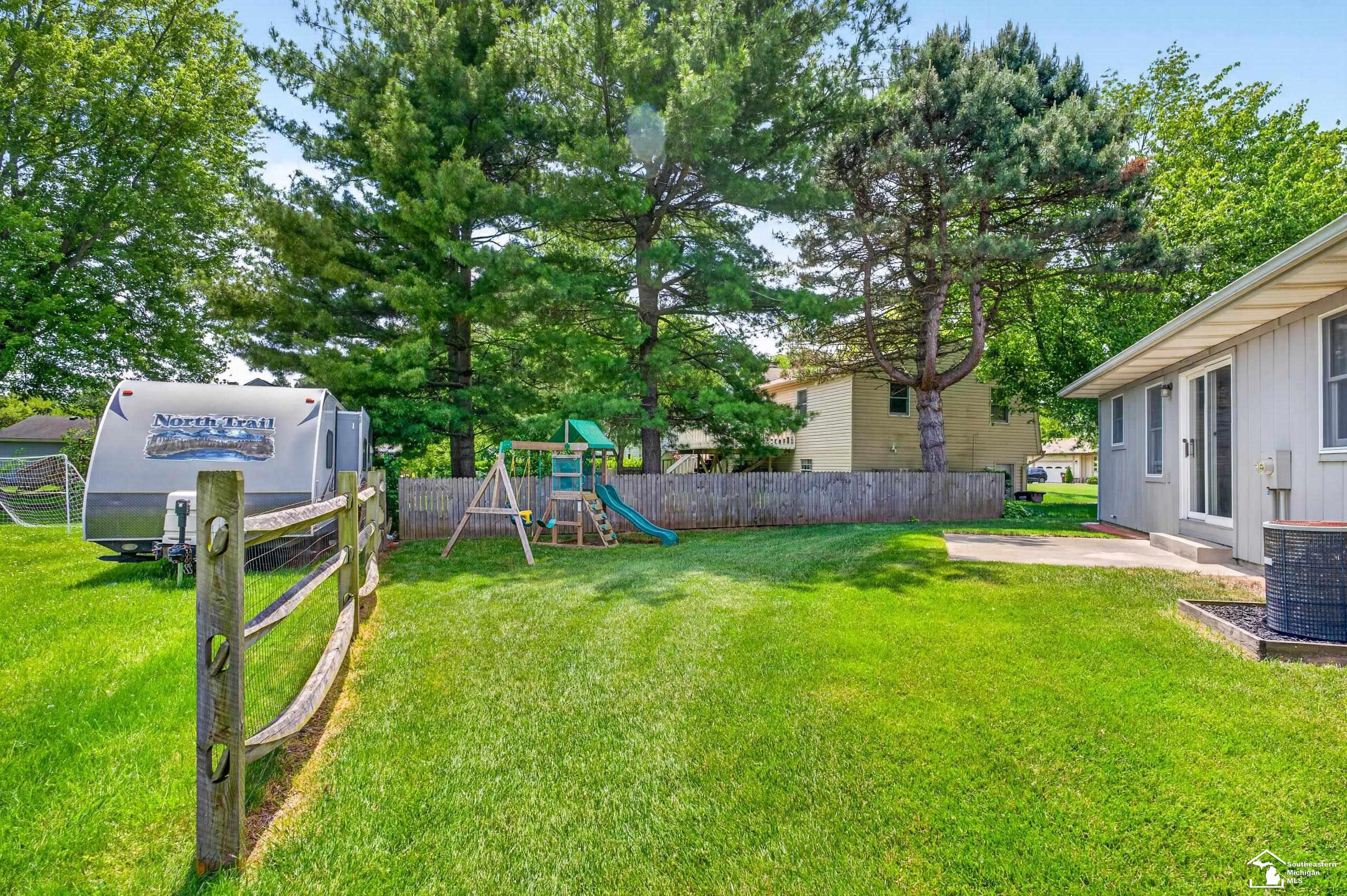 7576 Chapelview Court, Temperance, MI 48182 — Photo 43