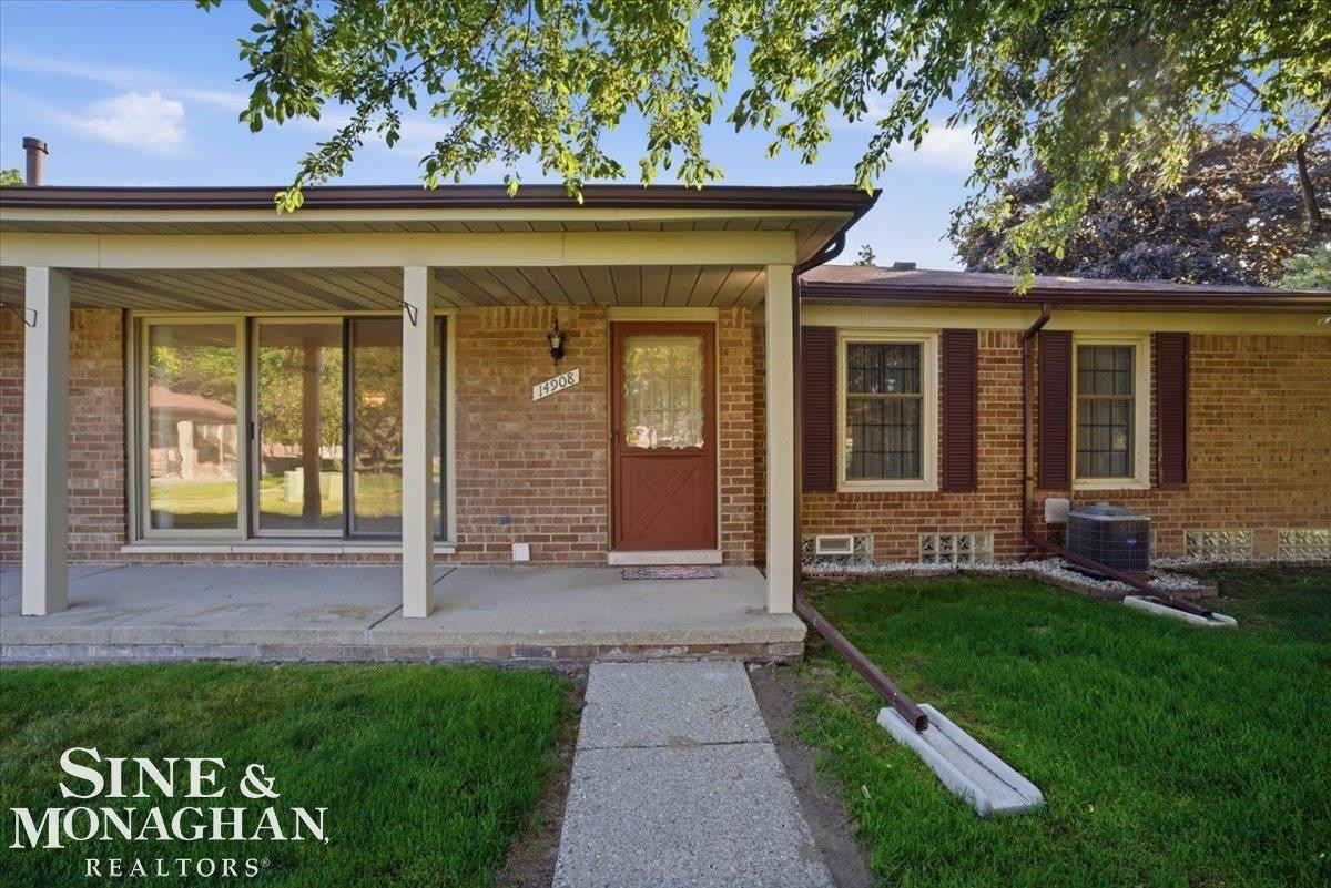 14908 Dover Court, Shelby Twp, MI 48315 — Photo 2