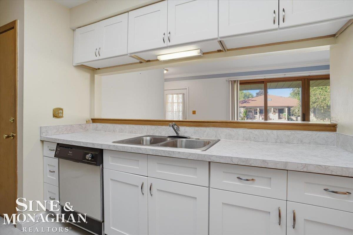 14908 Dover Court, Shelby Twp, MI 48315 — Photo 12