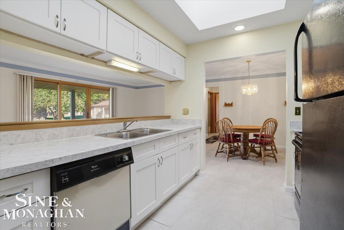 14908 Dover Court, Shelby Twp, MI 48315 — Photo 13