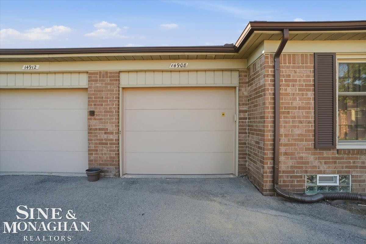 14908 Dover Court, Shelby Twp, MI 48315 — Photo 25