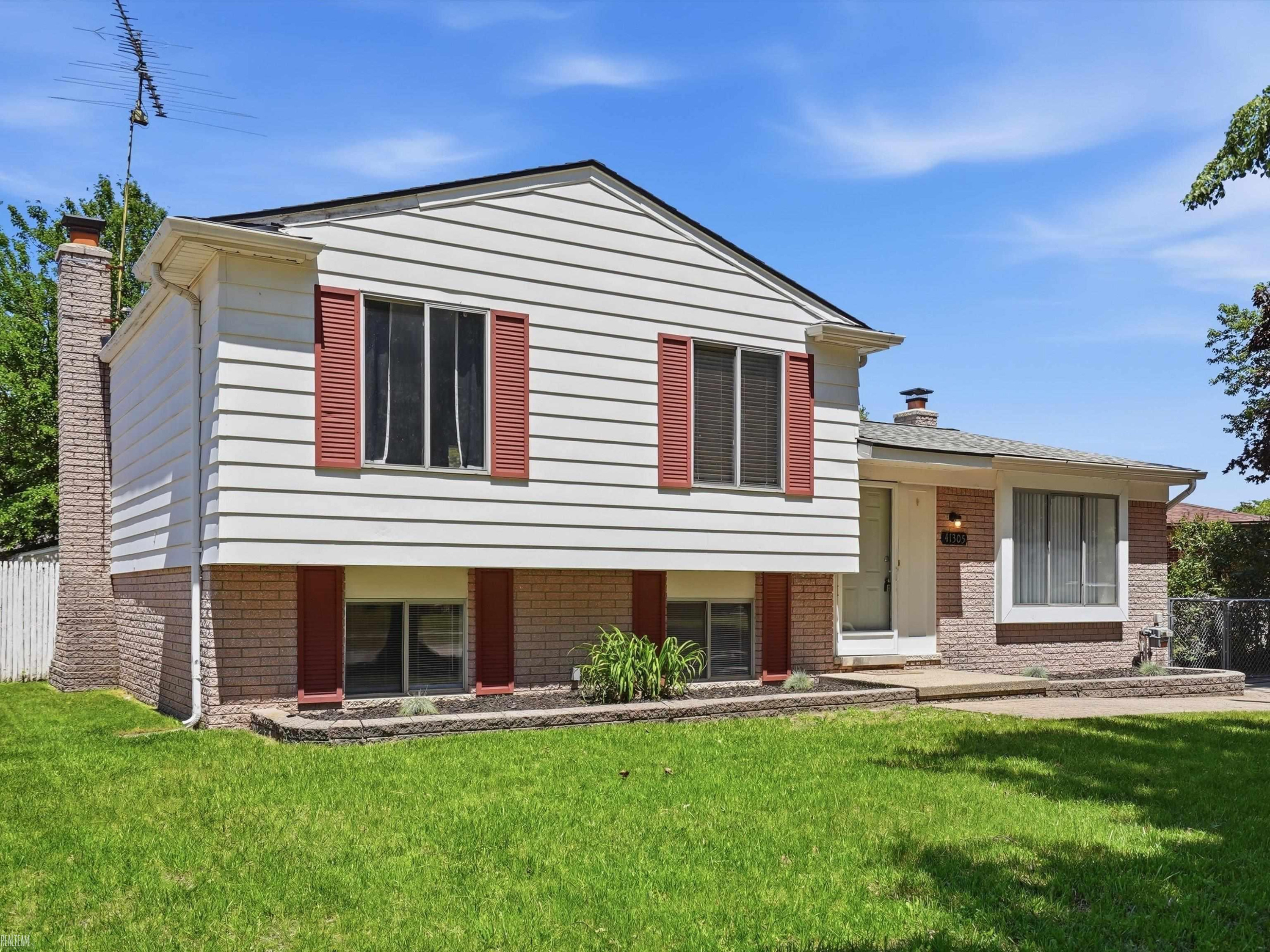 41305 N Central Drive, Sterling Heights, MI 48313 — Photo 2