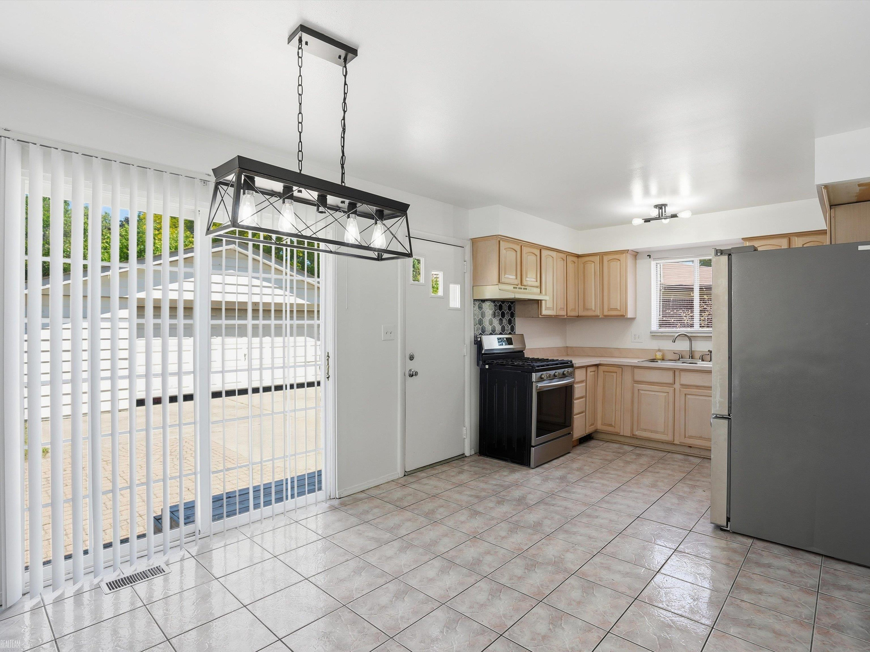 41305 N Central Drive, Sterling Heights, MI 48313 — Photo 9