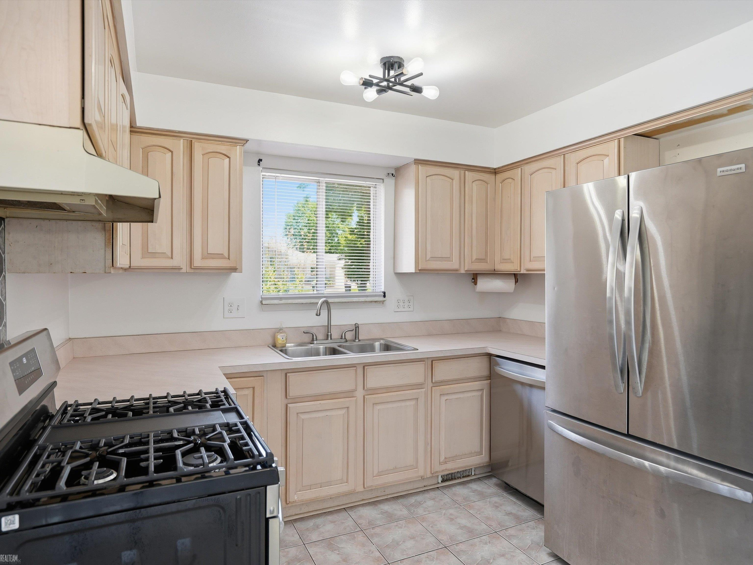 41305 N Central Drive, Sterling Heights, MI 48313 — Photo 14