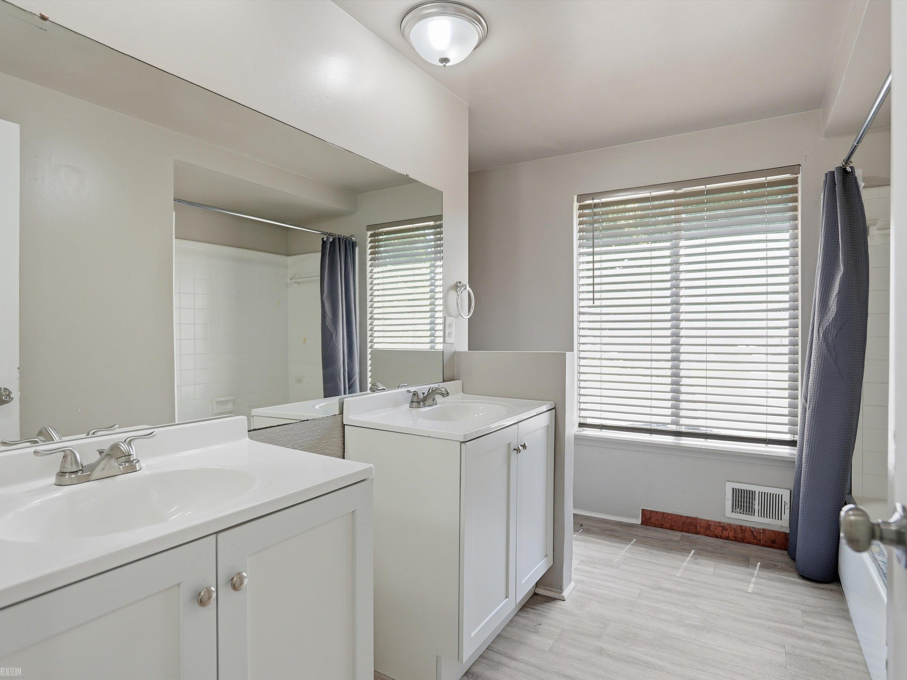 41305 N Central Drive, Sterling Heights, MI 48313 — Photo 16