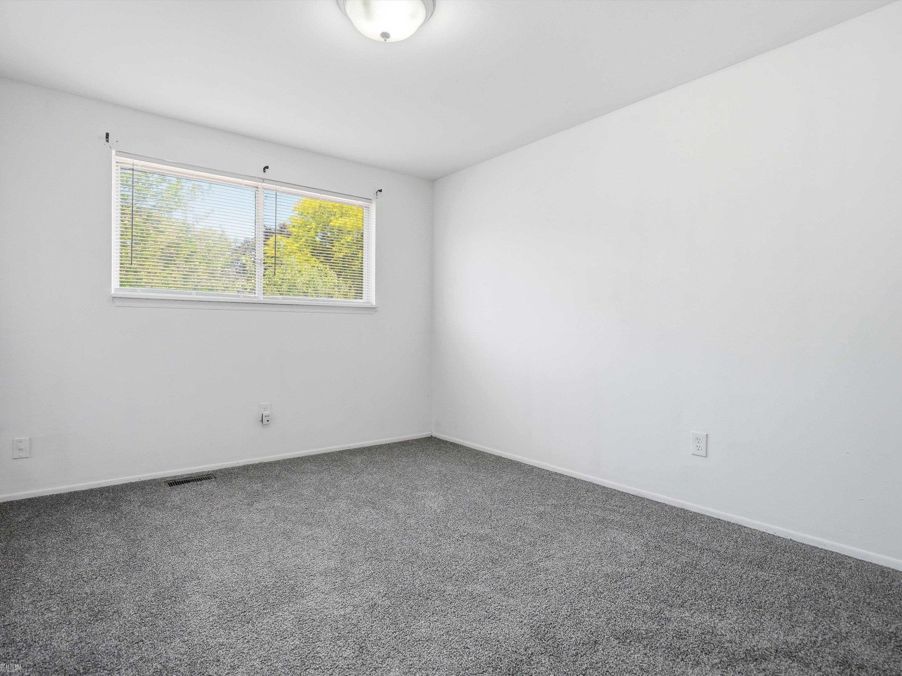 41305 N Central Drive, Sterling Heights, MI 48313 — Photo 21
