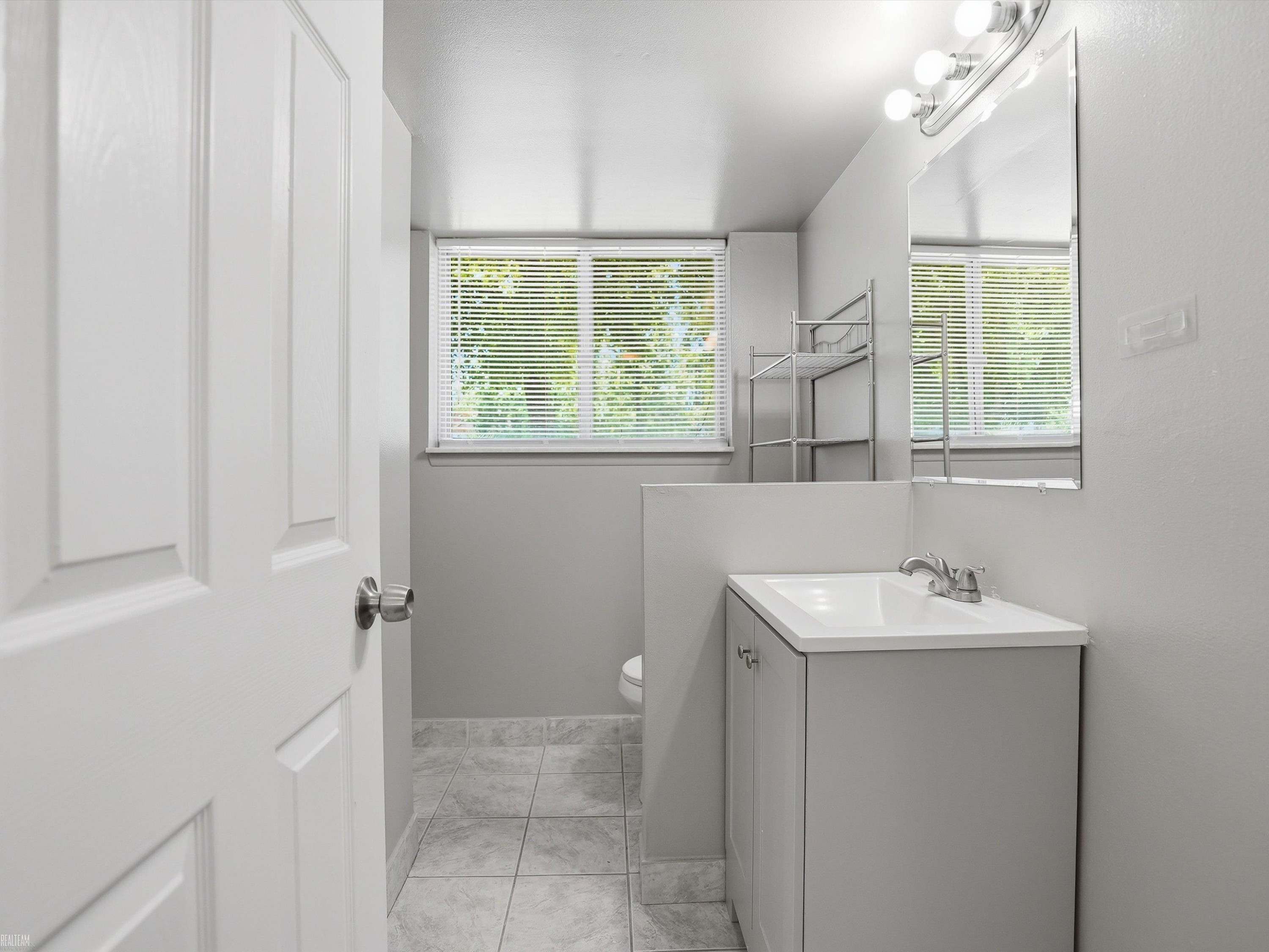 41305 N Central Drive, Sterling Heights, MI 48313 — Photo 28