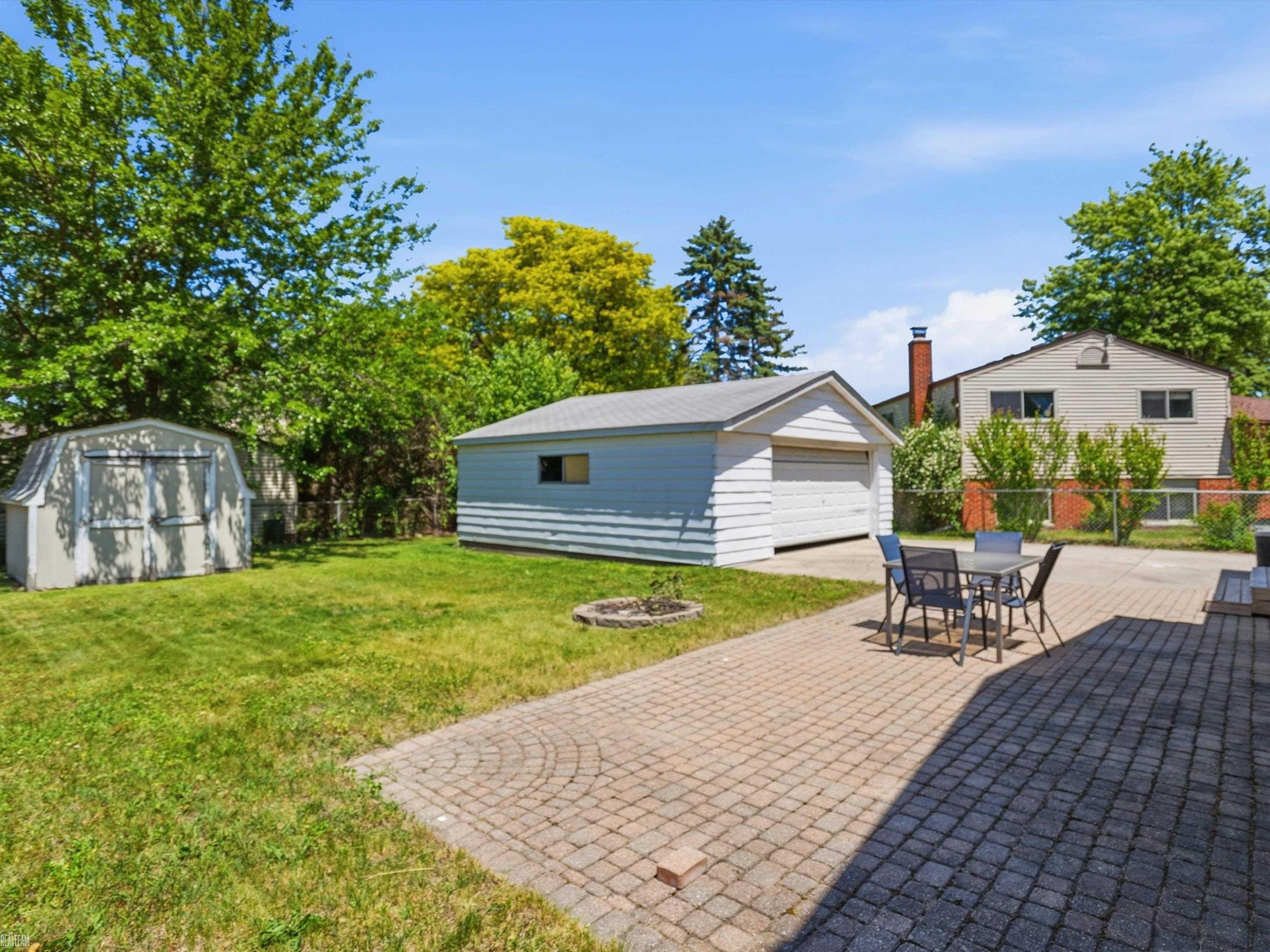 41305 N Central Drive, Sterling Heights, MI 48313 — Photo 33