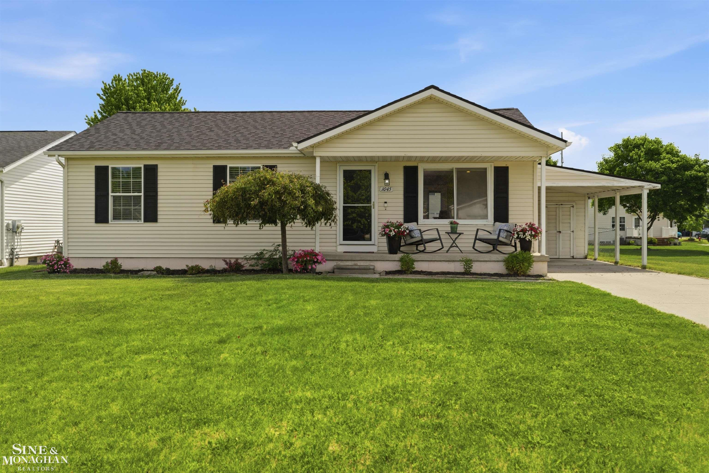 1045 April Lane, Marysville, MI 48040 — Photo 3