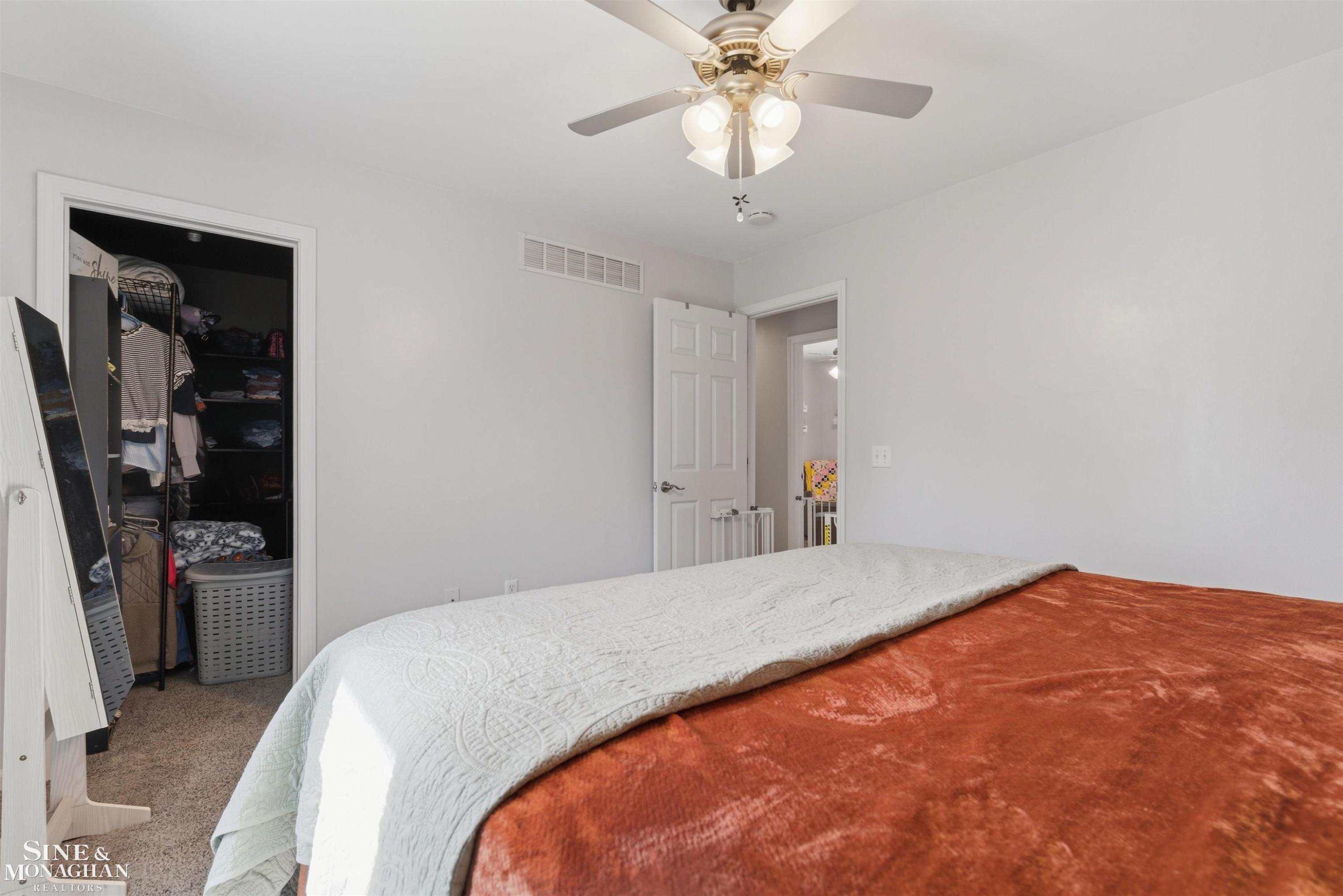 1045 April Lane, Marysville, MI 48040 — Photo 15