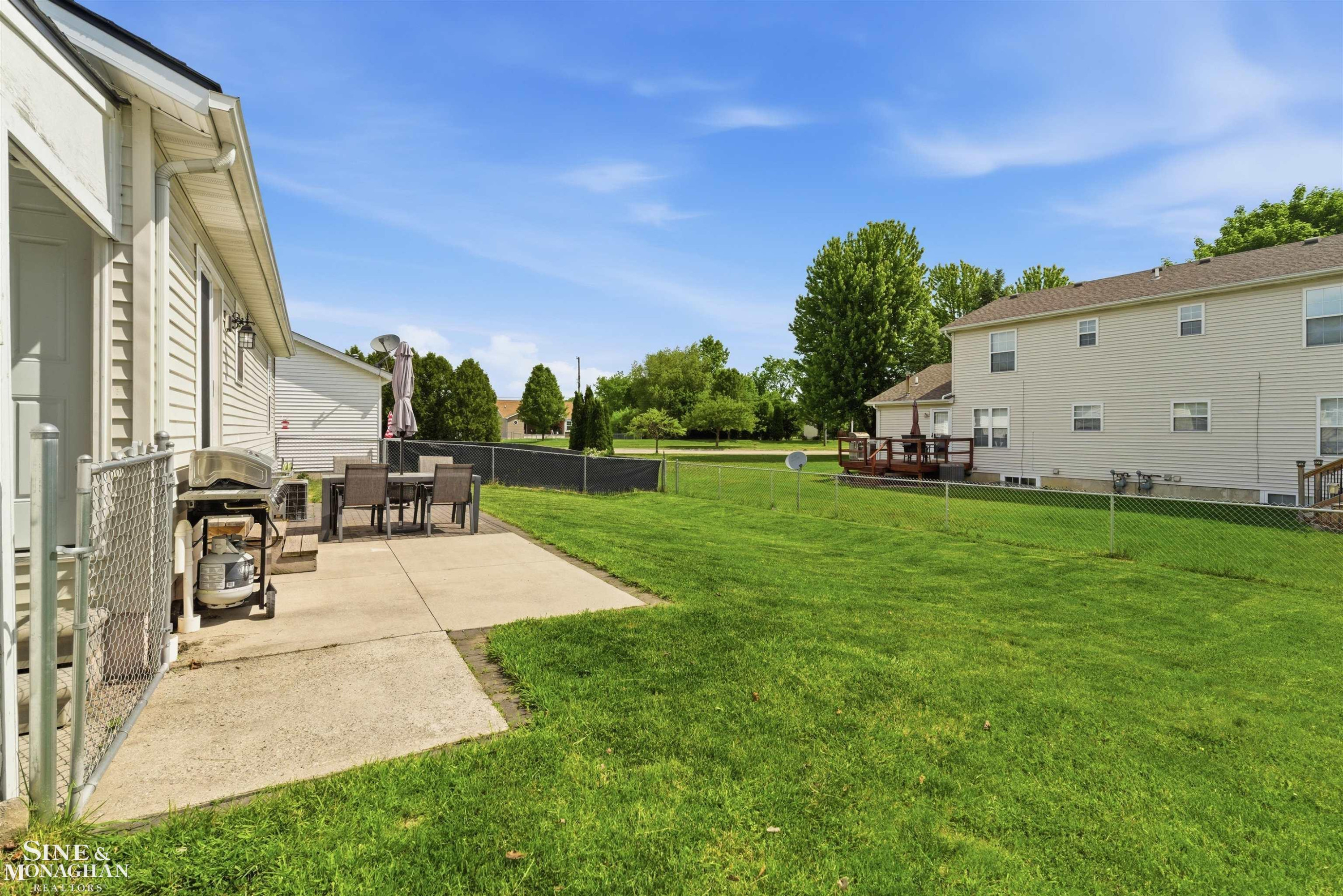 1045 April Lane, Marysville, MI 48040 — Photo 29