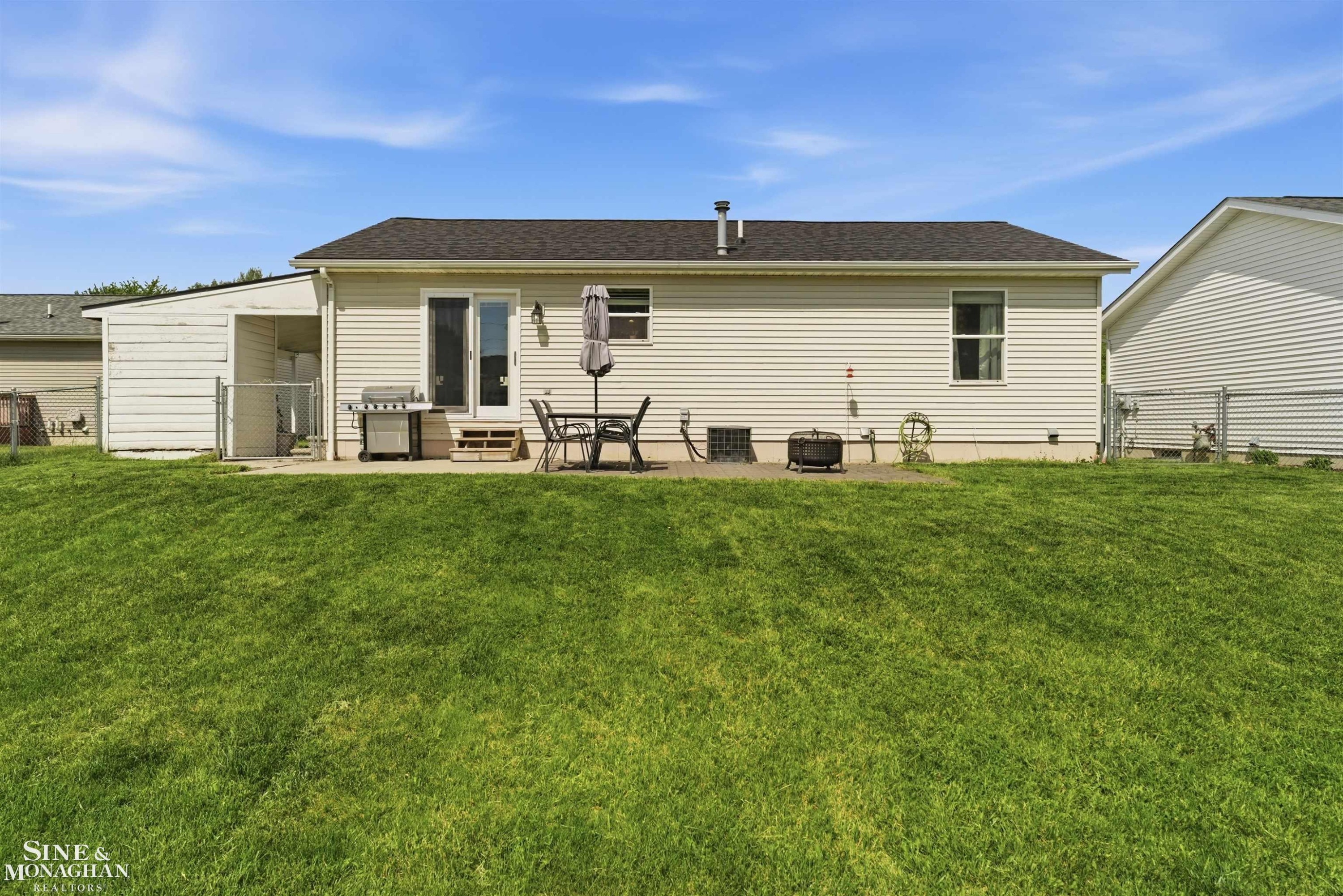 1045 April Lane, Marysville, MI 48040 — Photo 30