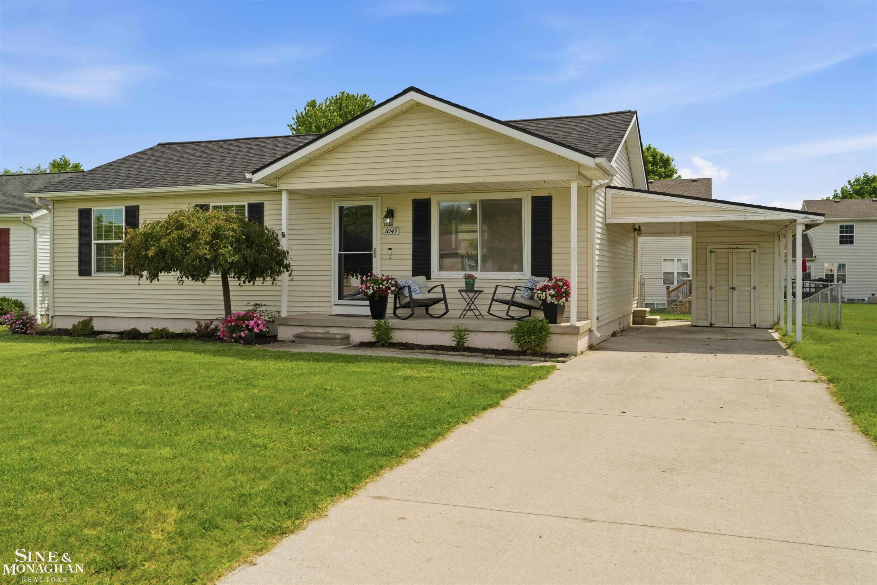 1045 April Lane, Marysville, MI 48040 — Photo 34