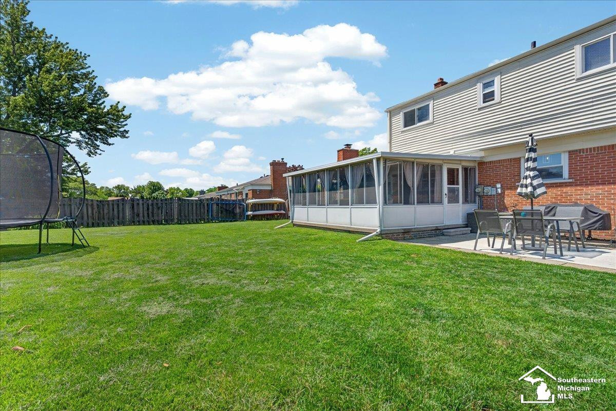 15517 Susan Street, Southgate, MI 48195 — Photo 33