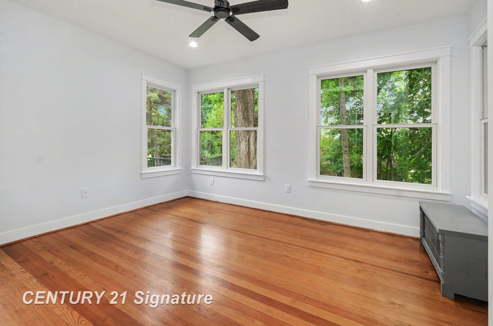 24025 Drake Road, MI 48335 — Photo 16