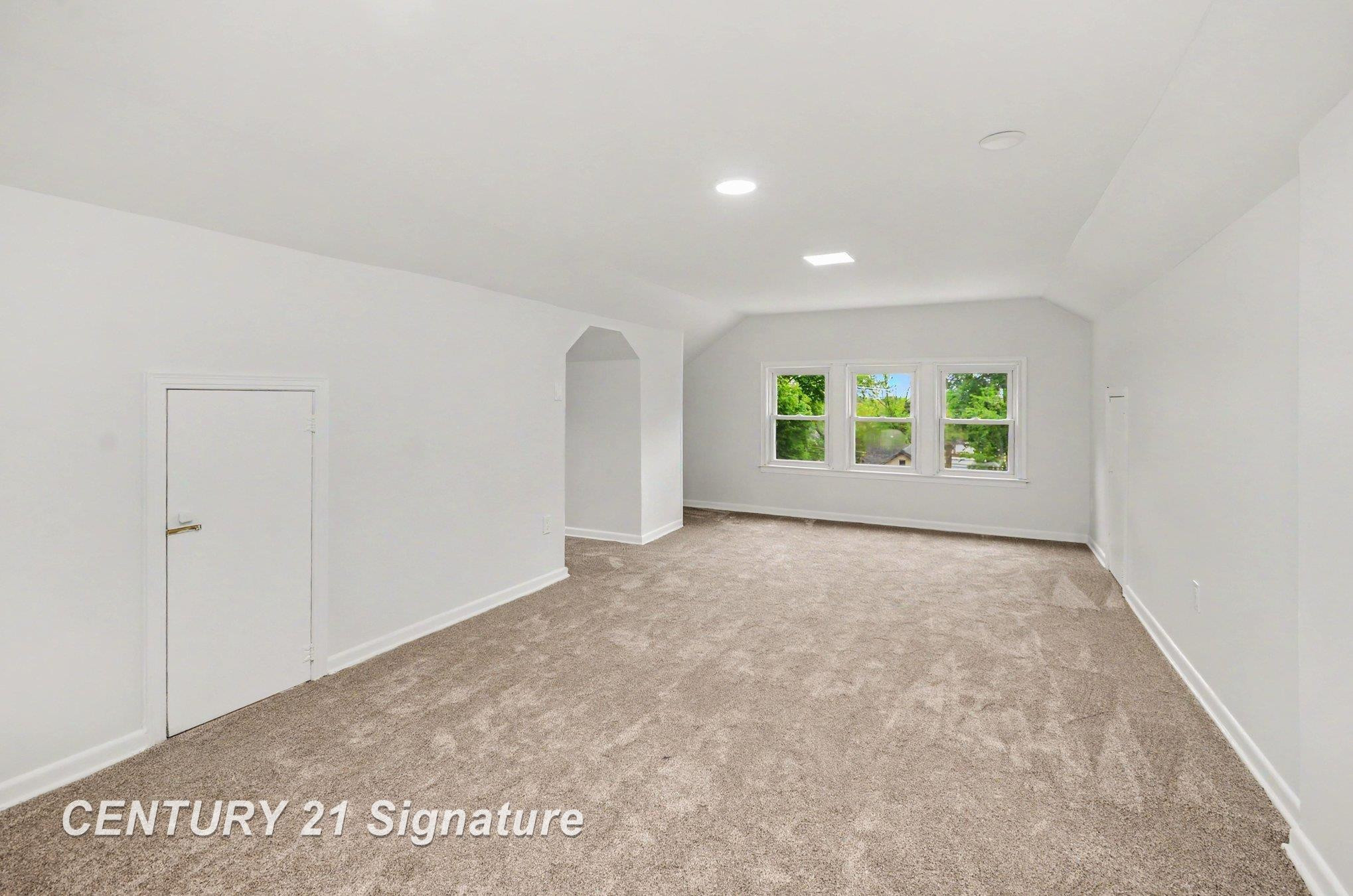 24025 Drake Road, MI 48335 — Photo 20