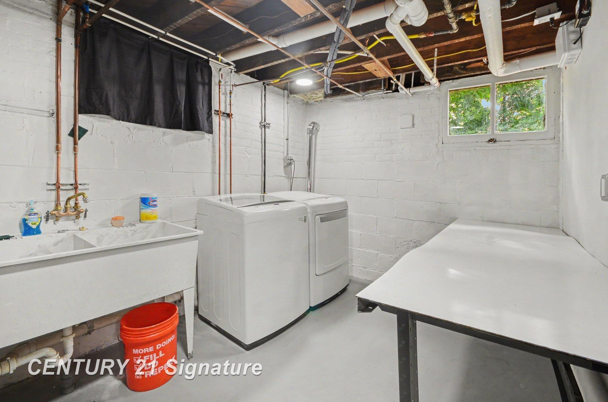 24025 Drake Road, MI 48335 — Photo 22