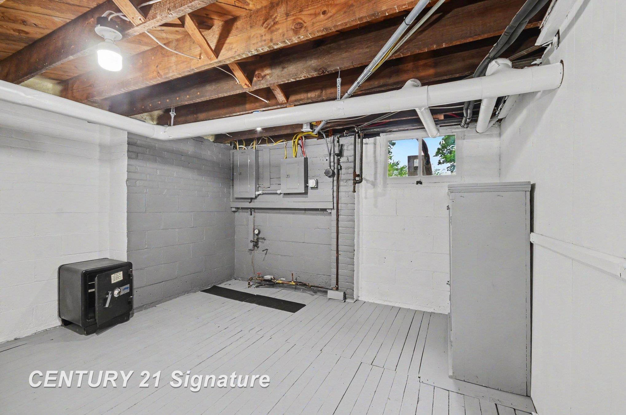 24025 Drake Road, MI 48335 — Photo 23
