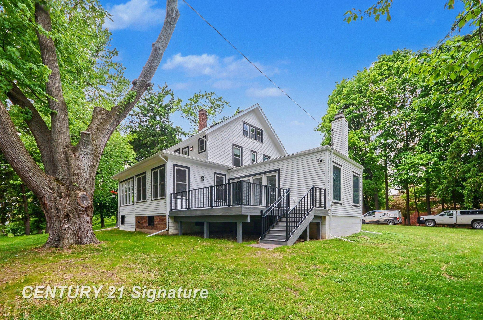 24025 Drake Road, MI 48335 — Photo 30