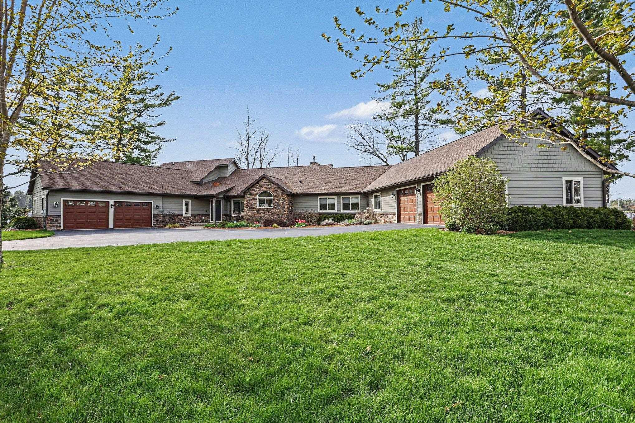 4589 N Island Drive, Sanford, MI 48657 — Photo 7
