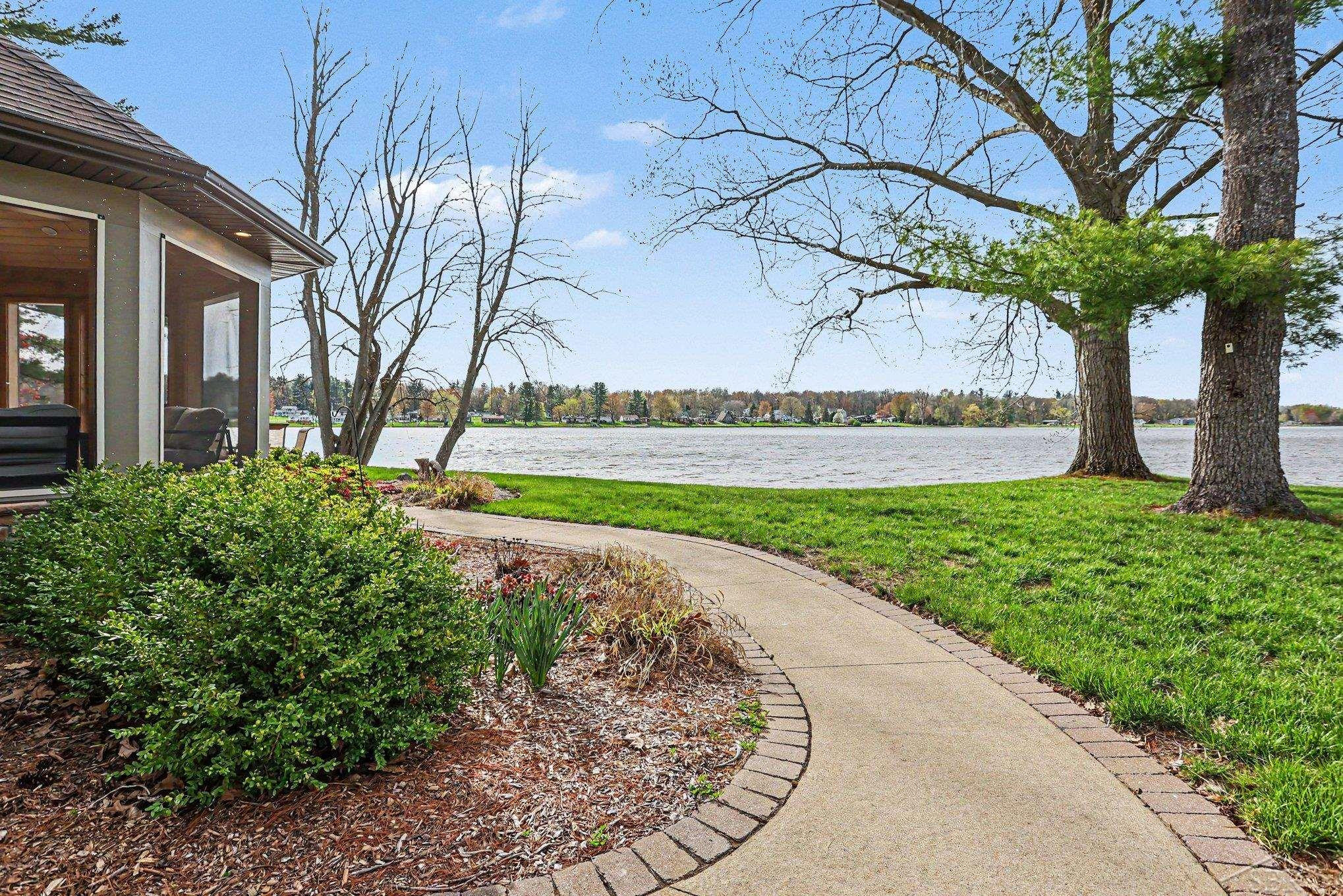 4589 N Island Drive, Sanford, MI 48657 — Photo 57