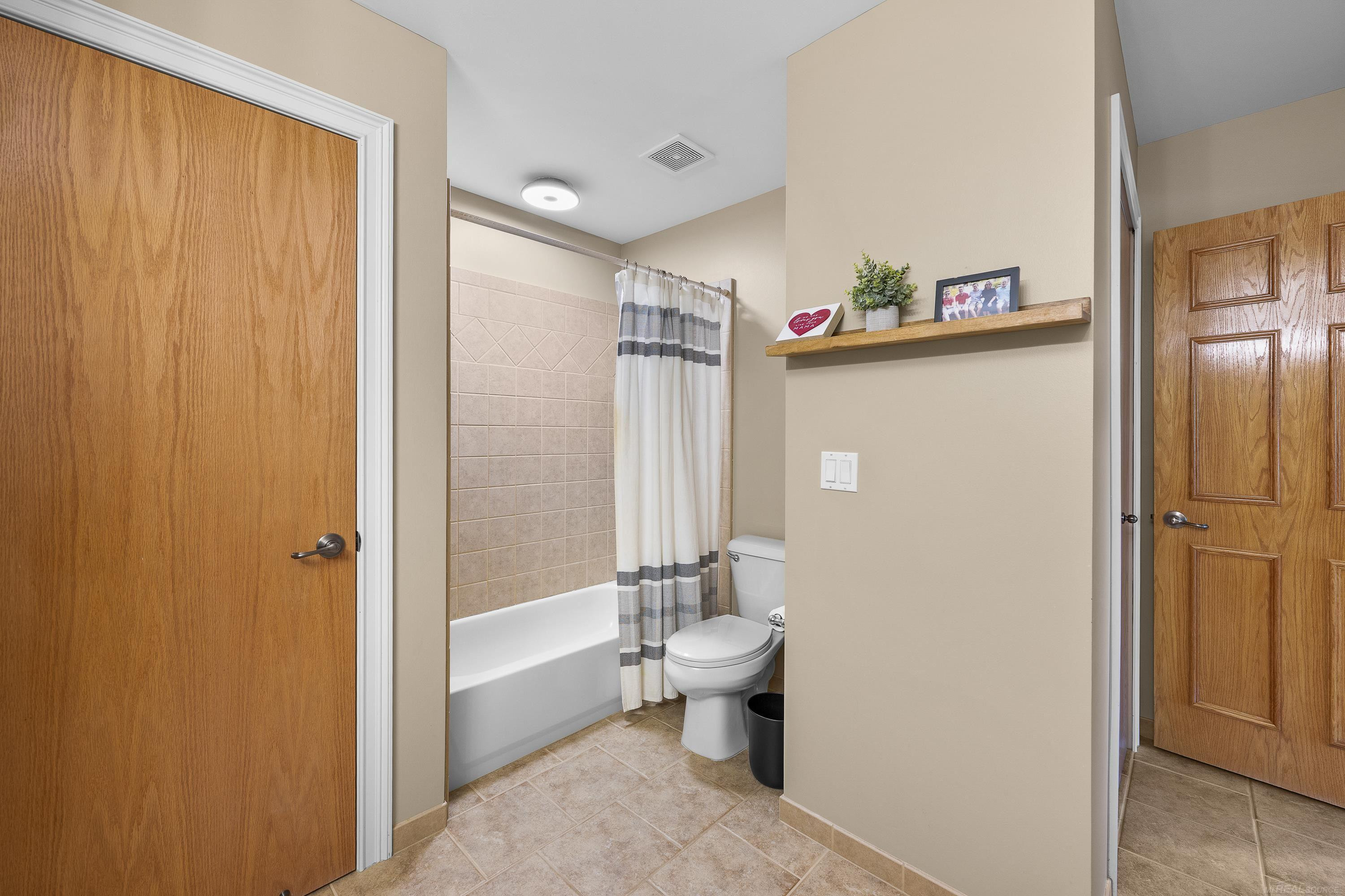 72363 Sorrel Drive, MI 48065 — Photo 32