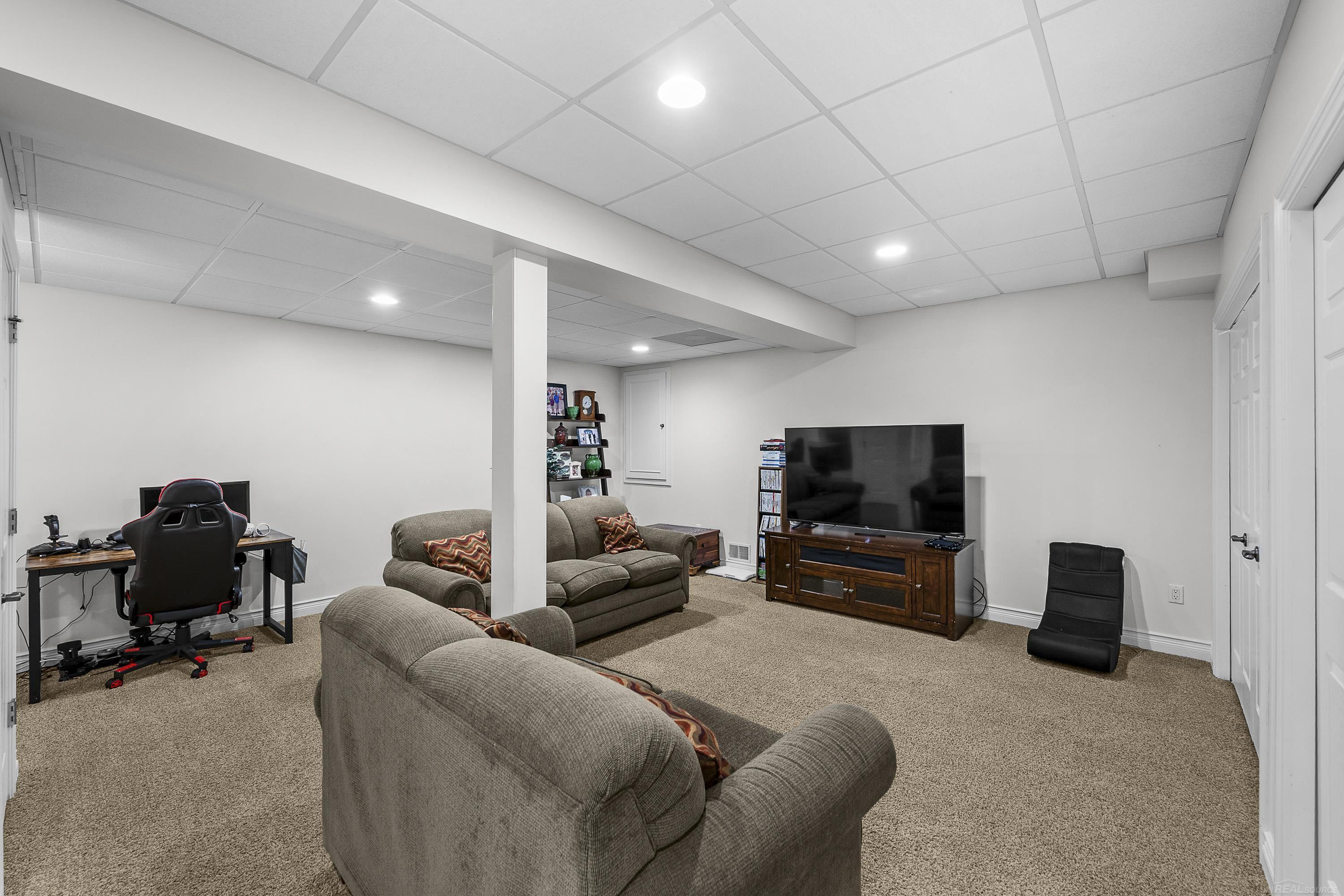 72363 Sorrel Drive, MI 48065 — Photo 38
