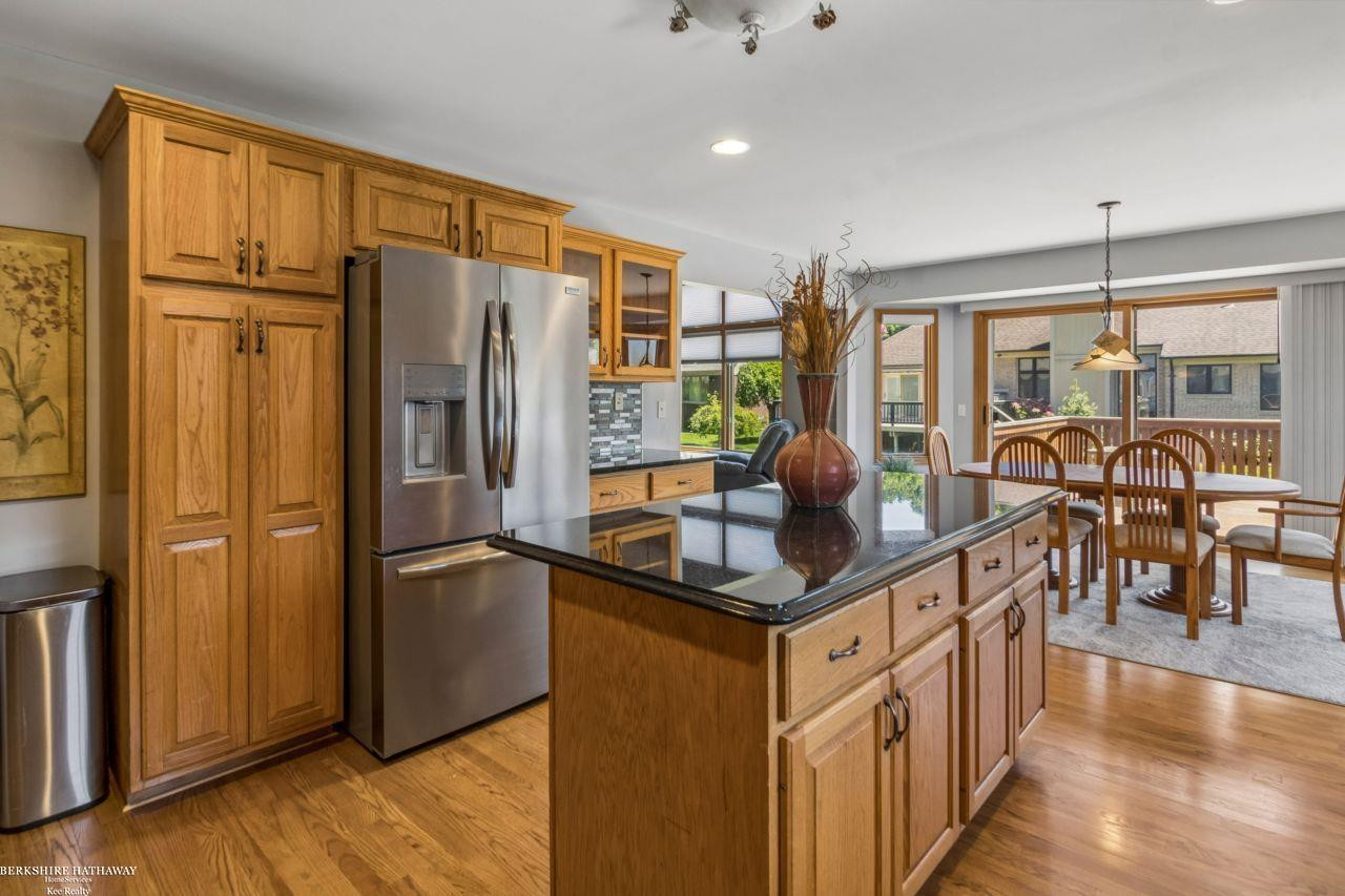 52688 Clinton Oak Lane, Shelby Twp, MI 48316 — Photo 13