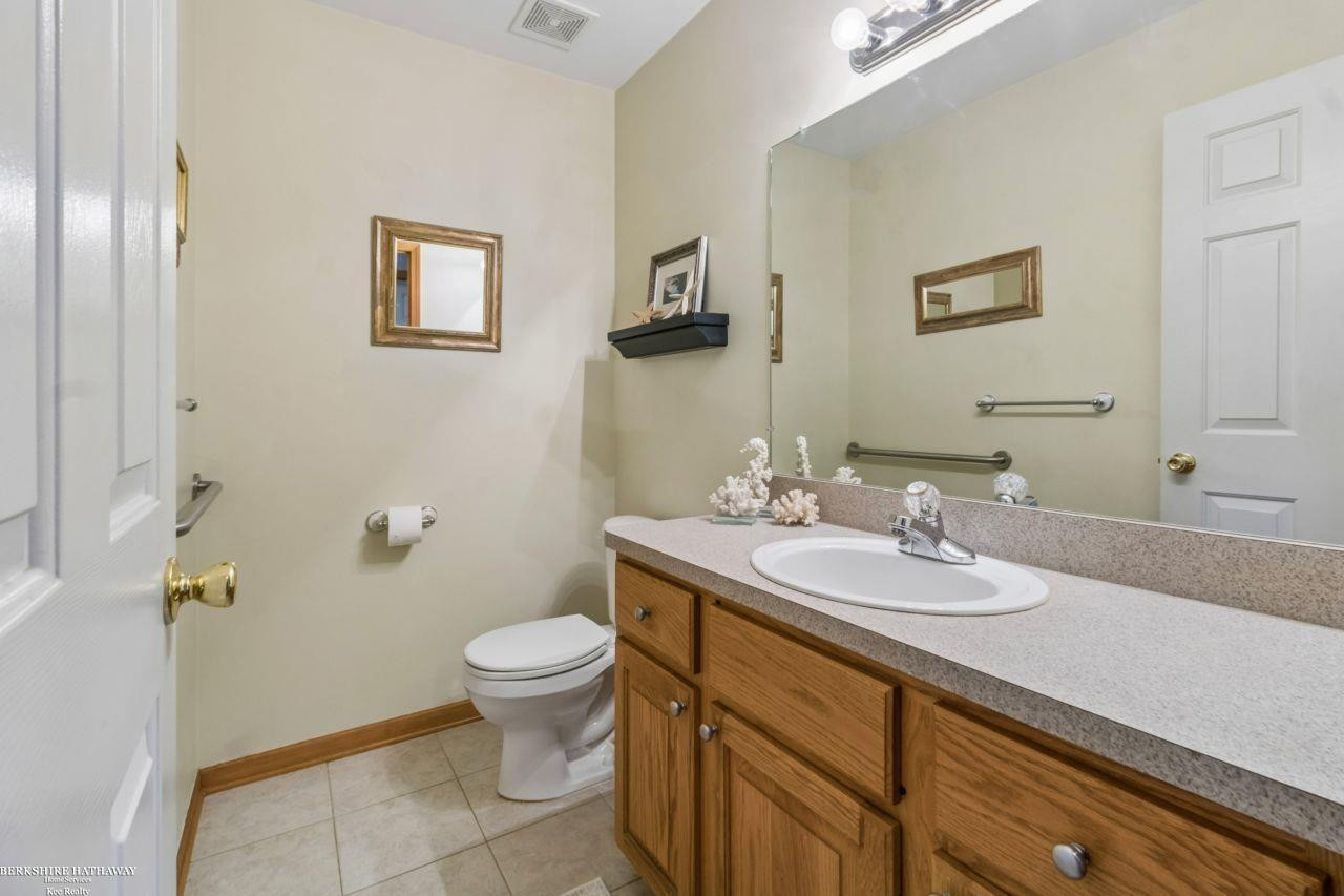 52688 Clinton Oak Lane, Shelby Twp, MI 48316 — Photo 19