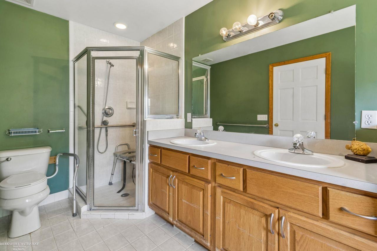 52688 Clinton Oak Lane, Shelby Twp, MI 48316 — Photo 23