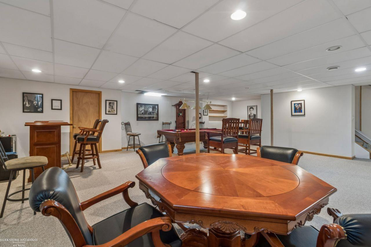 52688 Clinton Oak Lane, Shelby Twp, MI 48316 — Photo 32