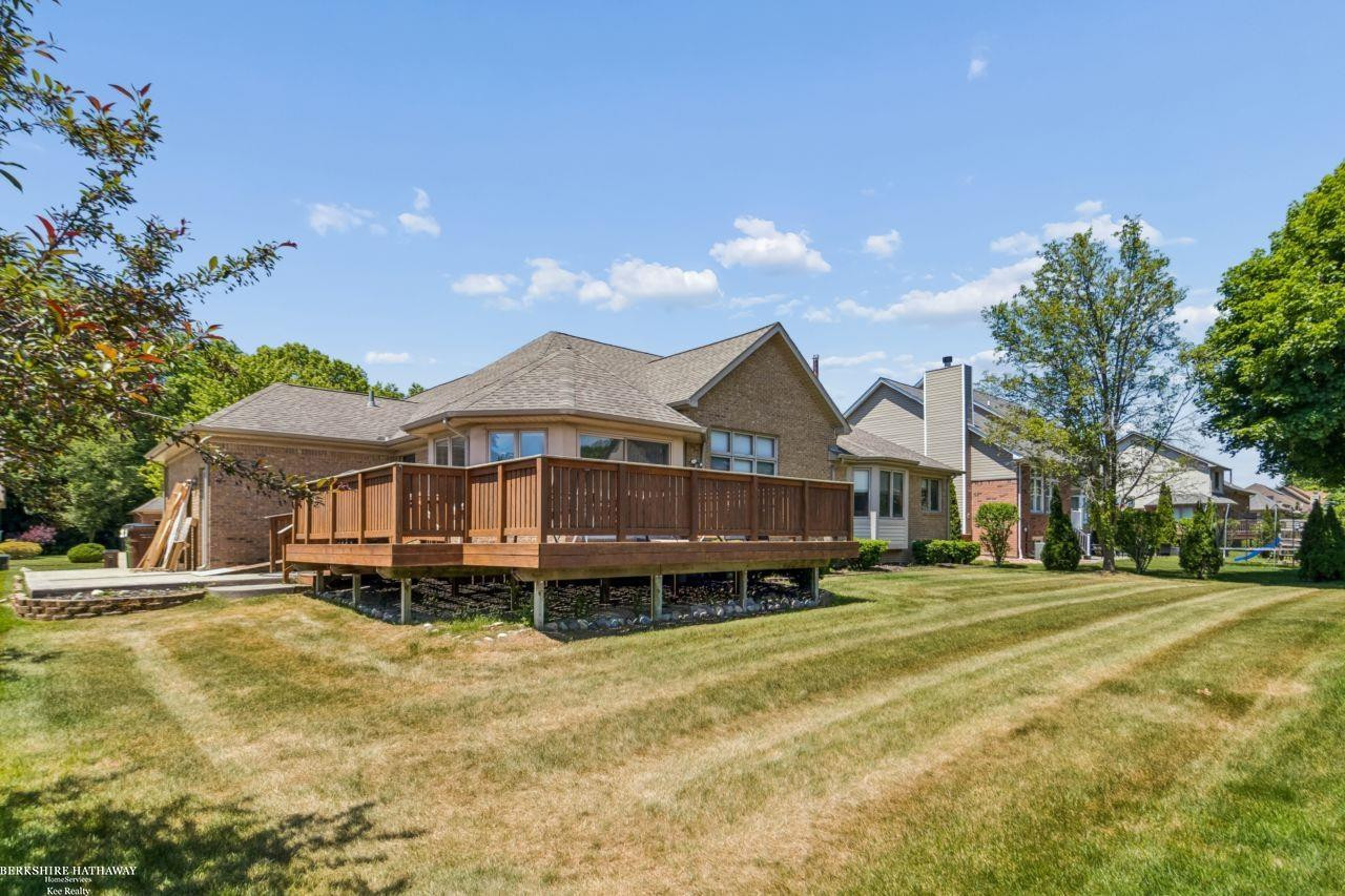 52688 Clinton Oak Lane, Shelby Twp, MI 48316 — Photo 39