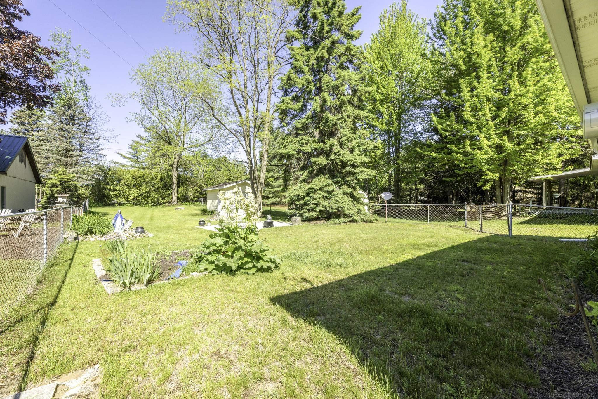 4300 N Grandview Drive, Deckerville, MI 48427 — Photo 25