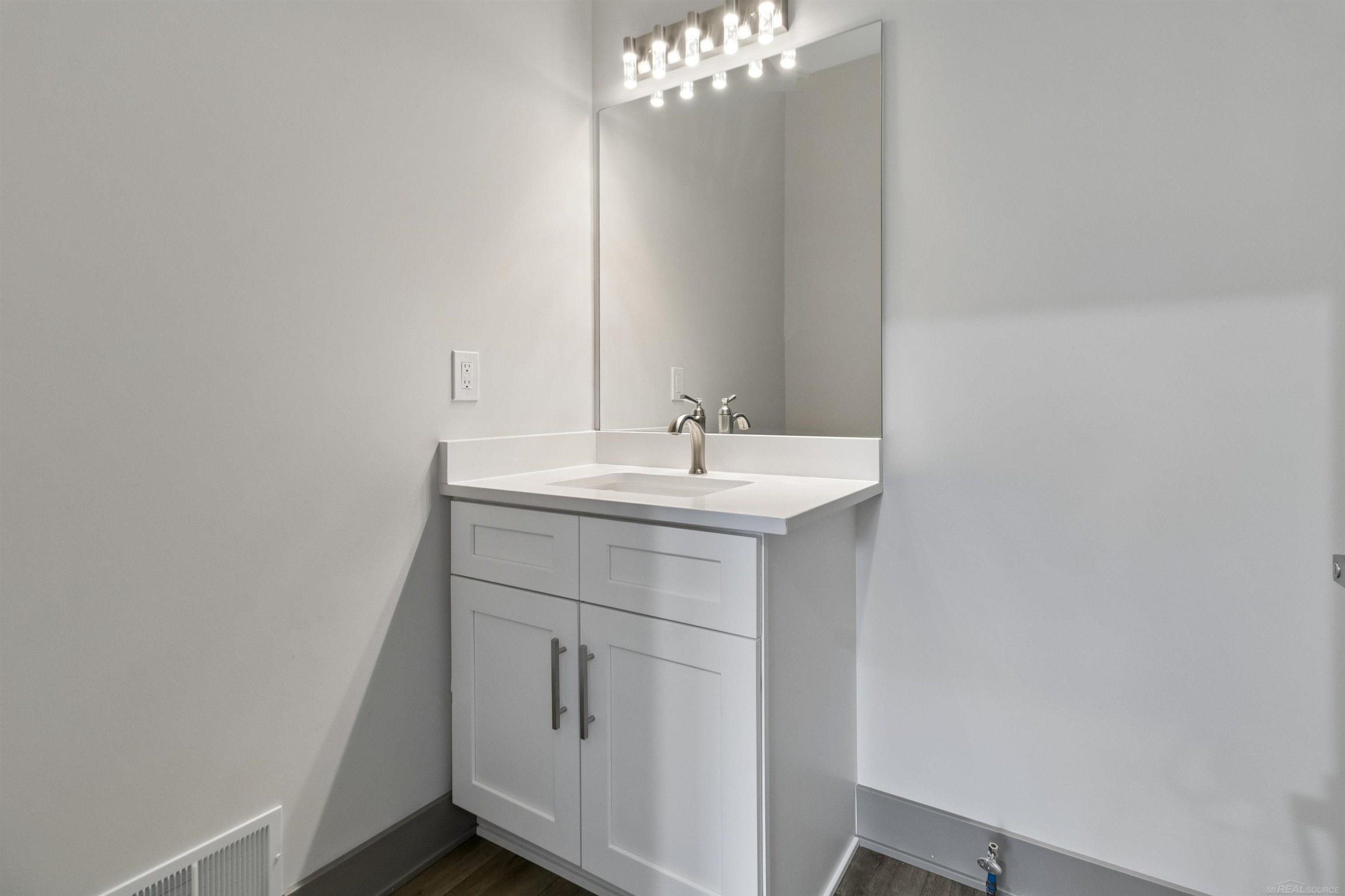45519 Gable Drive, Macomb, MI 48044 — Photo 18
