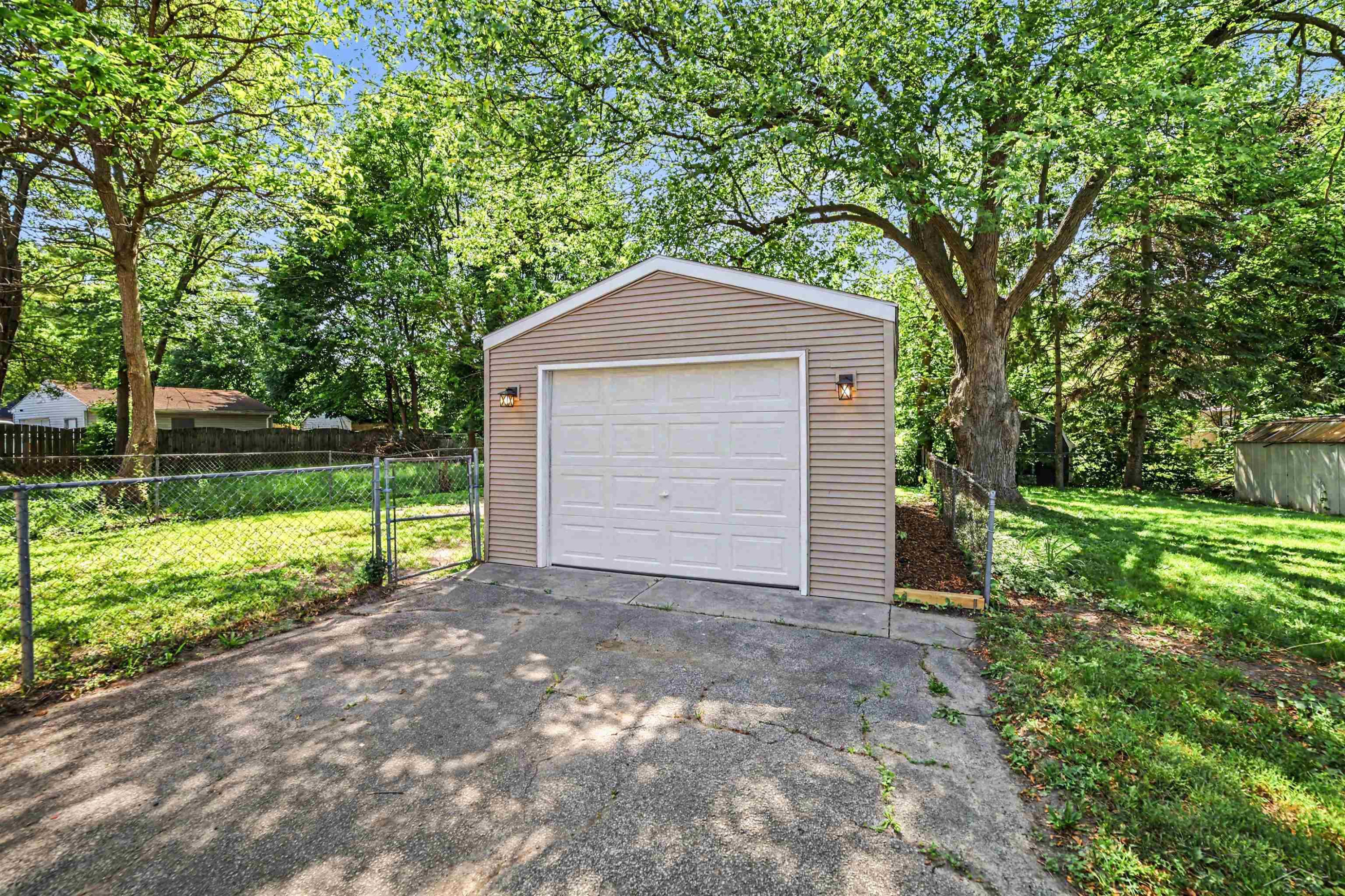 2259 Avon Street, Saginaw, MI 48602 — Photo 22