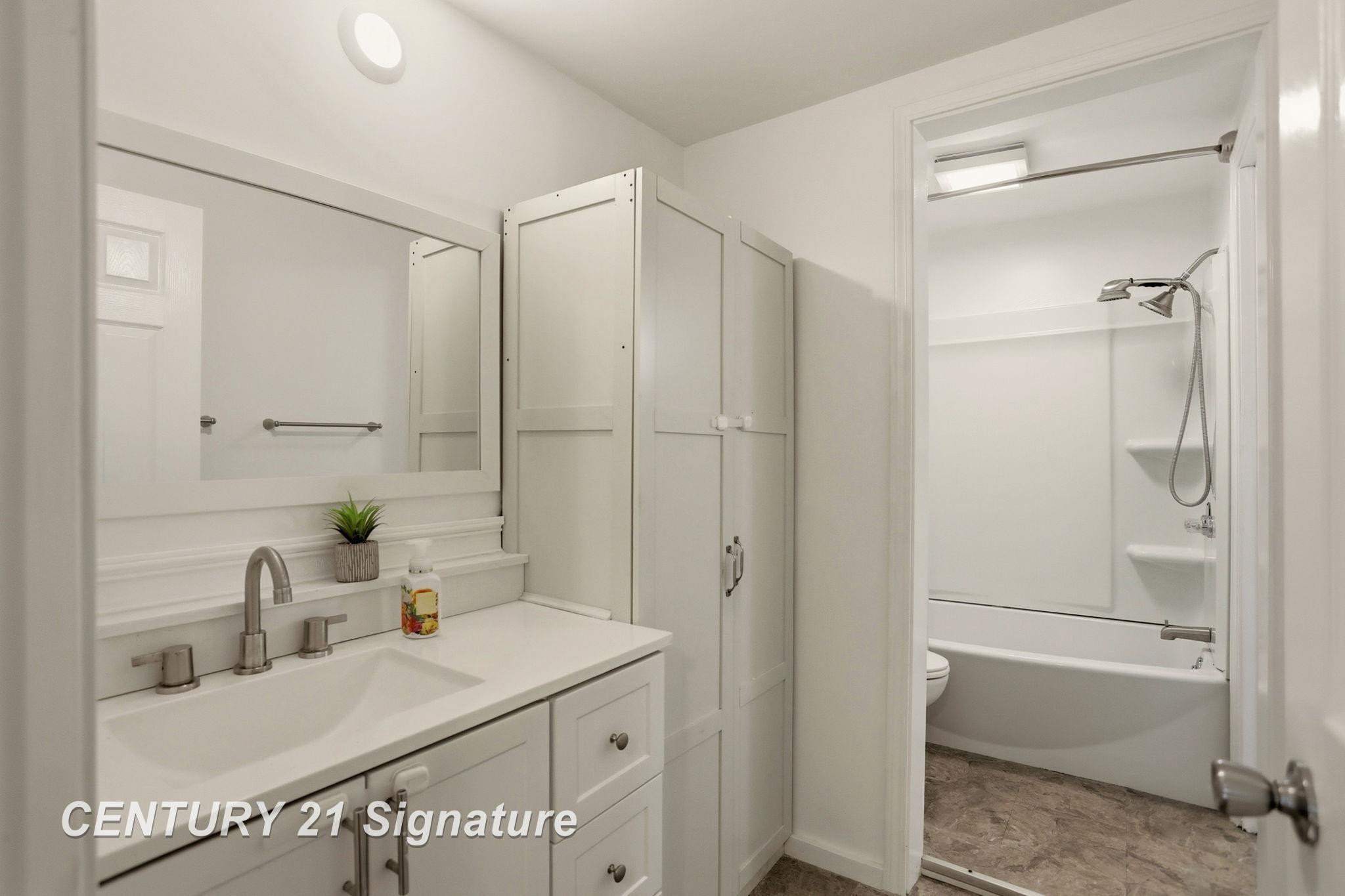 4355 N Michigan Avenue, Saginaw, MI 48604 — Photo 24