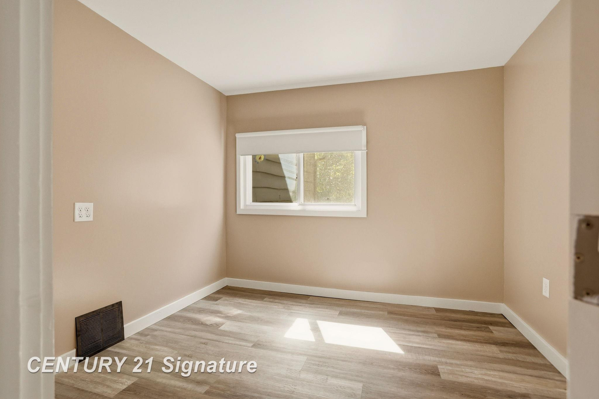 4355 N Michigan Avenue, Saginaw, MI 48604 — Photo 35