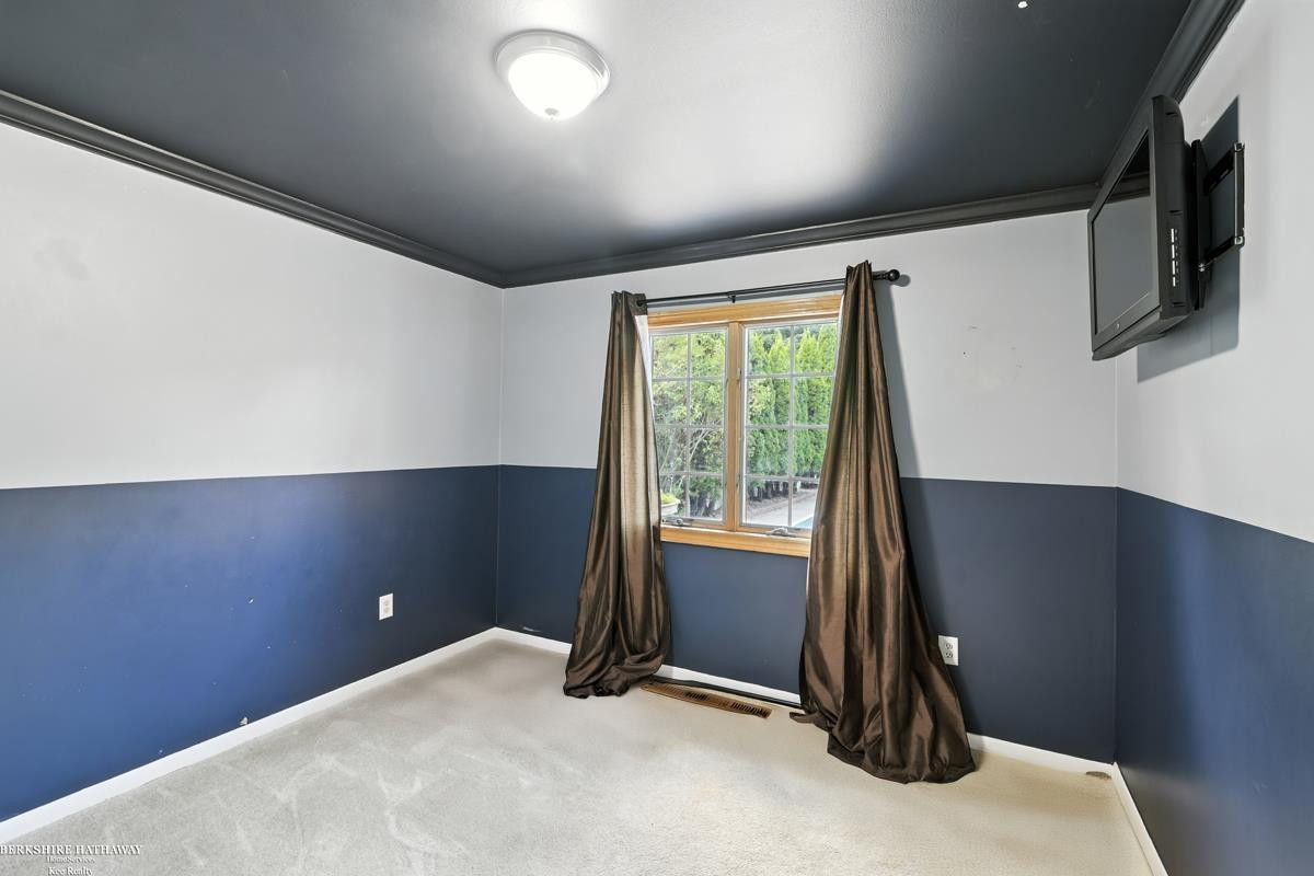 42011 CLAYTON Street, Clinton Twp, MI 48038 — Photo 18