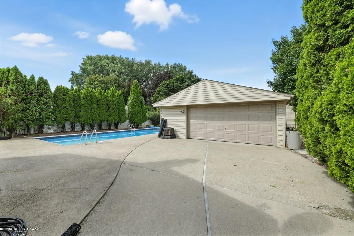 42011 CLAYTON Street, Clinton Twp, MI 48038 — Photo 28