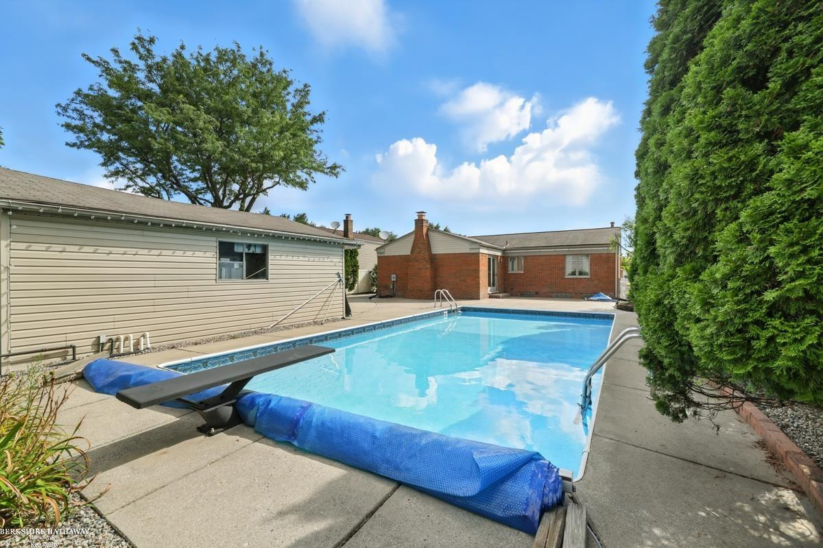 42011 CLAYTON Street, Clinton Twp, MI 48038 — Photo 29
