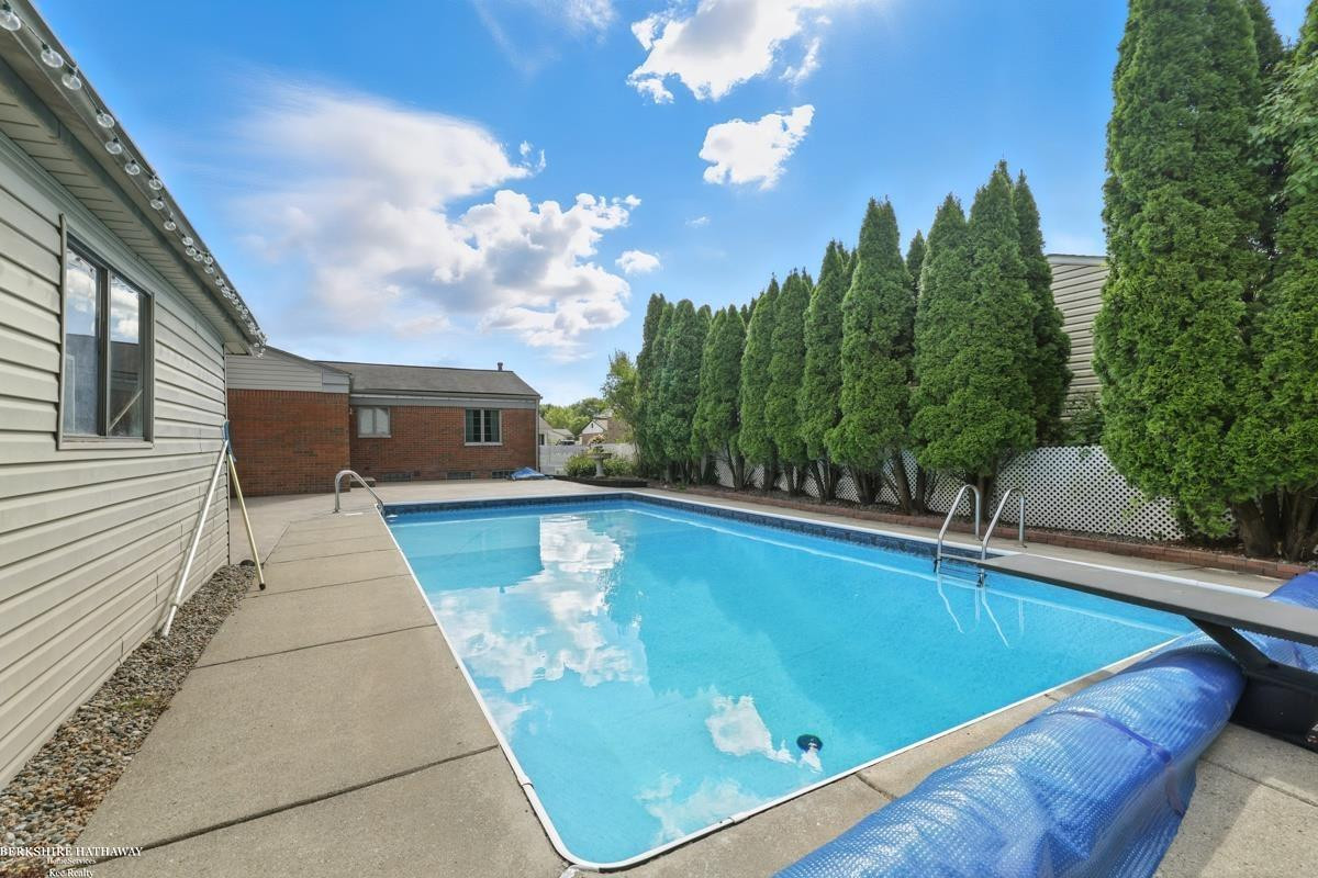 42011 CLAYTON Street, Clinton Twp, MI 48038 — Photo 30