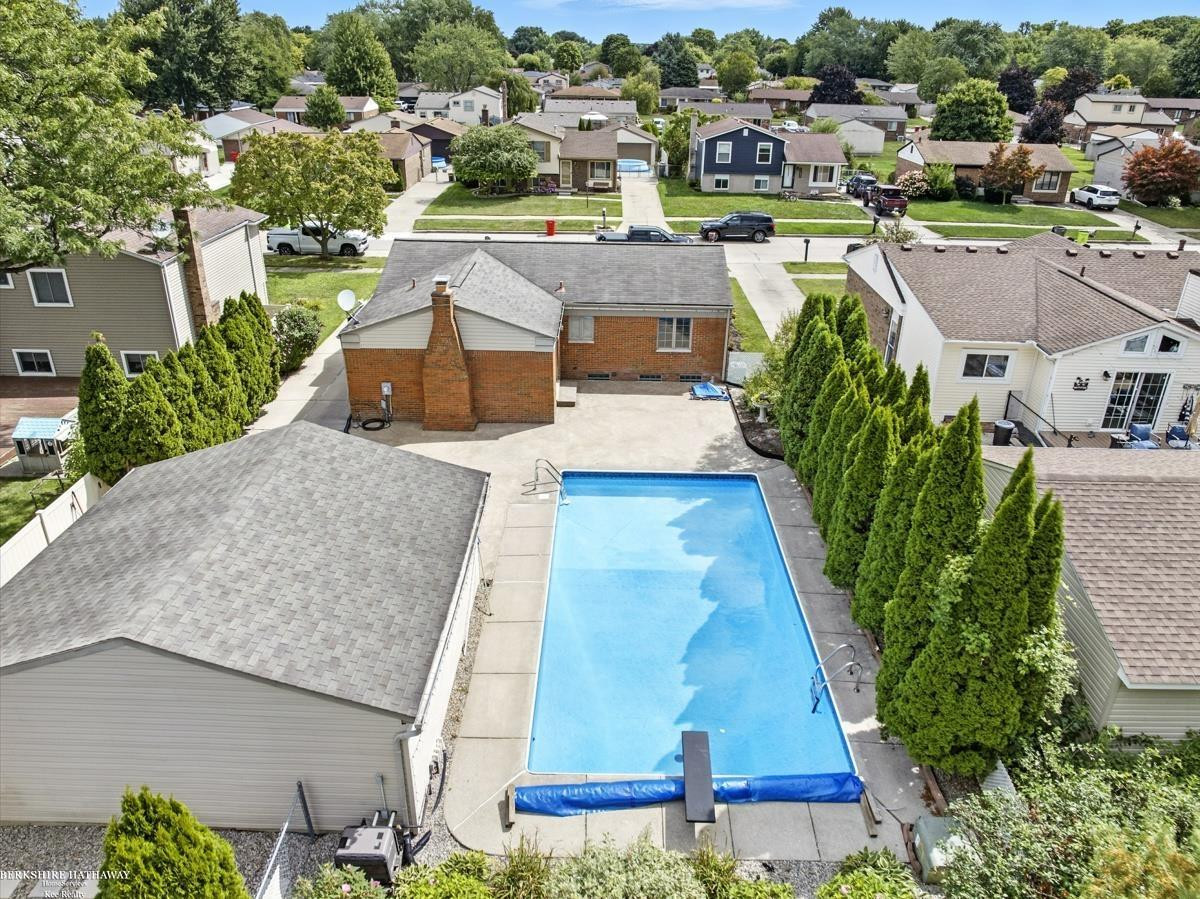 42011 CLAYTON Street, Clinton Twp, MI 48038 — Photo 31
