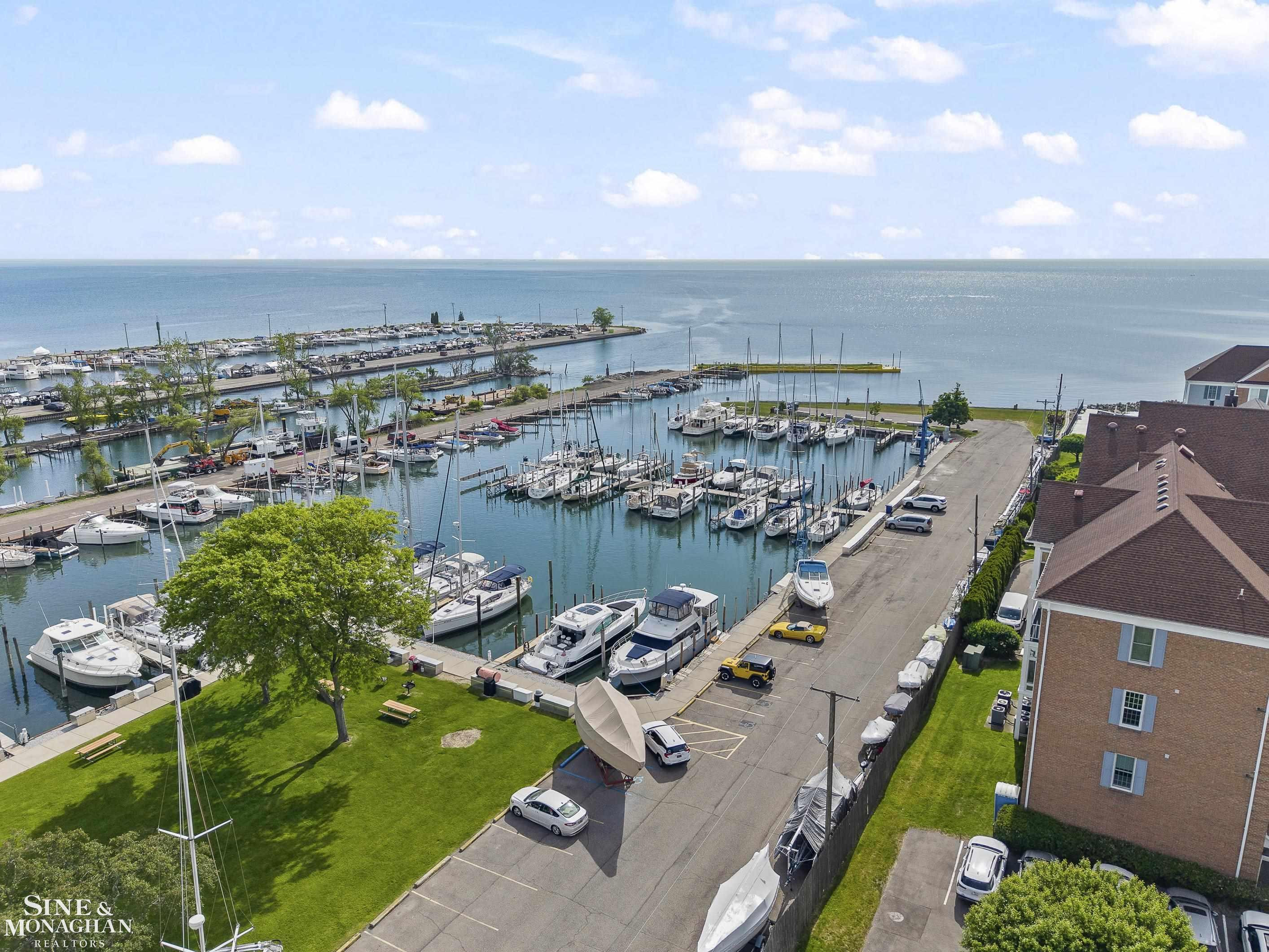 9005 Harbor Place, Saint Clair Shores, MI 48080 — Photo 45
