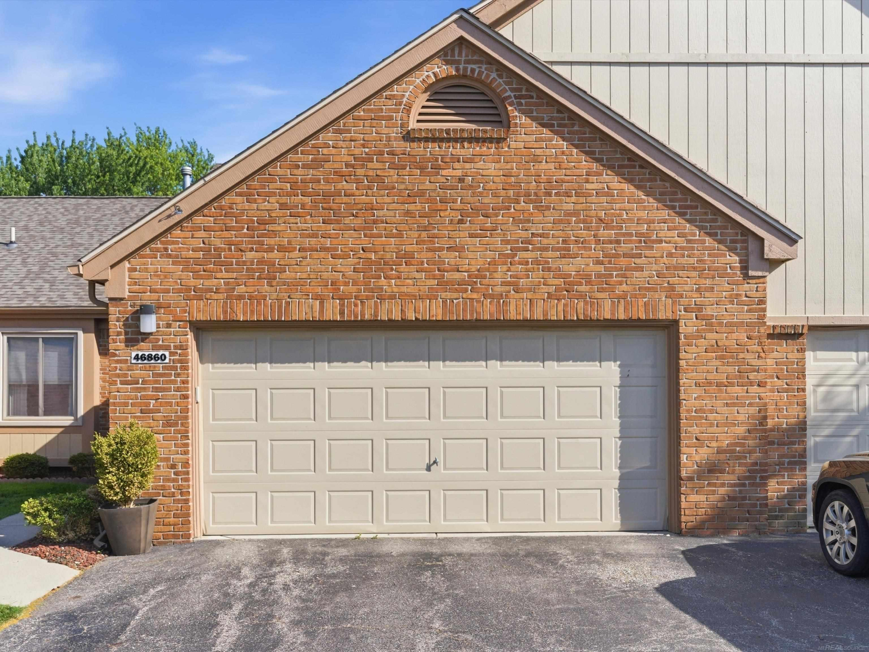 46860 High Meadows Court, Macomb, MI 48044 — Photo 2