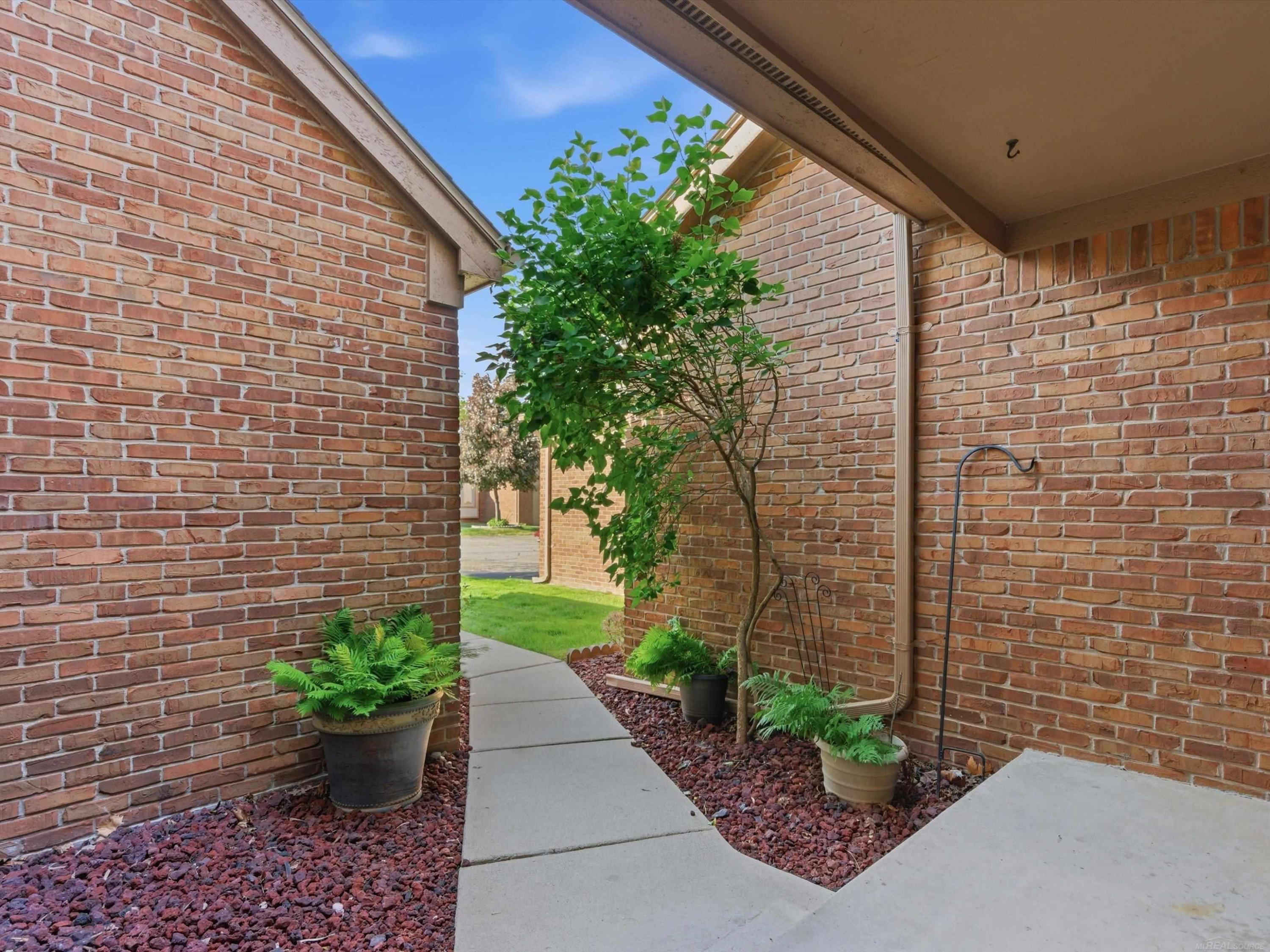 46860 High Meadows Court, Macomb, MI 48044 — Photo 5
